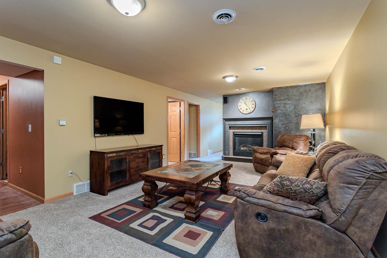 1985 WOODCREST CIRCLE, Kronenwetter, Wisconsin 54455, 4 Bedrooms Bedrooms, ,3 BathroomsBathrooms,Residential,For Sale,1985 WOODCREST CIRCLE,22602196