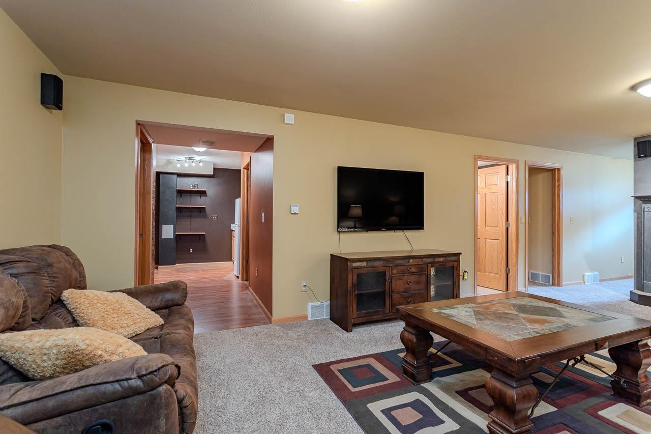 1985 WOODCREST CIRCLE, Kronenwetter, Wisconsin 54455, 4 Bedrooms Bedrooms, ,3 BathroomsBathrooms,Residential,For Sale,1985 WOODCREST CIRCLE,22602196