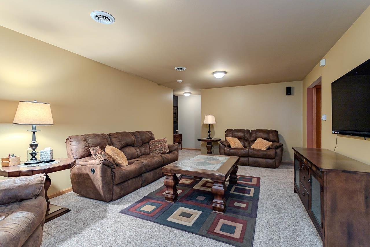 1985 WOODCREST CIRCLE, Kronenwetter, Wisconsin 54455, 4 Bedrooms Bedrooms, ,3 BathroomsBathrooms,Residential,For Sale,1985 WOODCREST CIRCLE,22602196