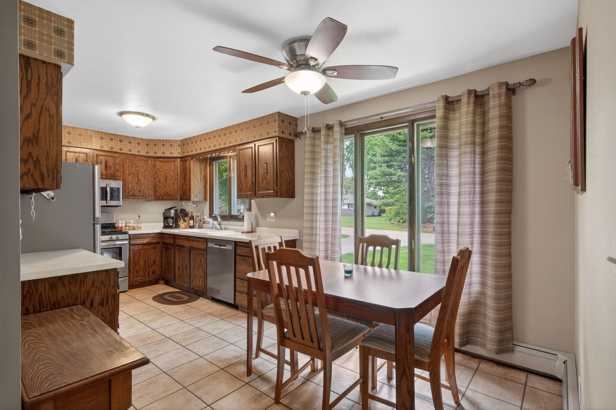 1161 WEEPING WILLOW DRIVE, Wisconsin Rapids, Wisconsin 54494, 3 Bedrooms Bedrooms, ,2 BathroomsBathrooms,Residential,For Sale,1161 WEEPING WILLOW DRIVE,22602198