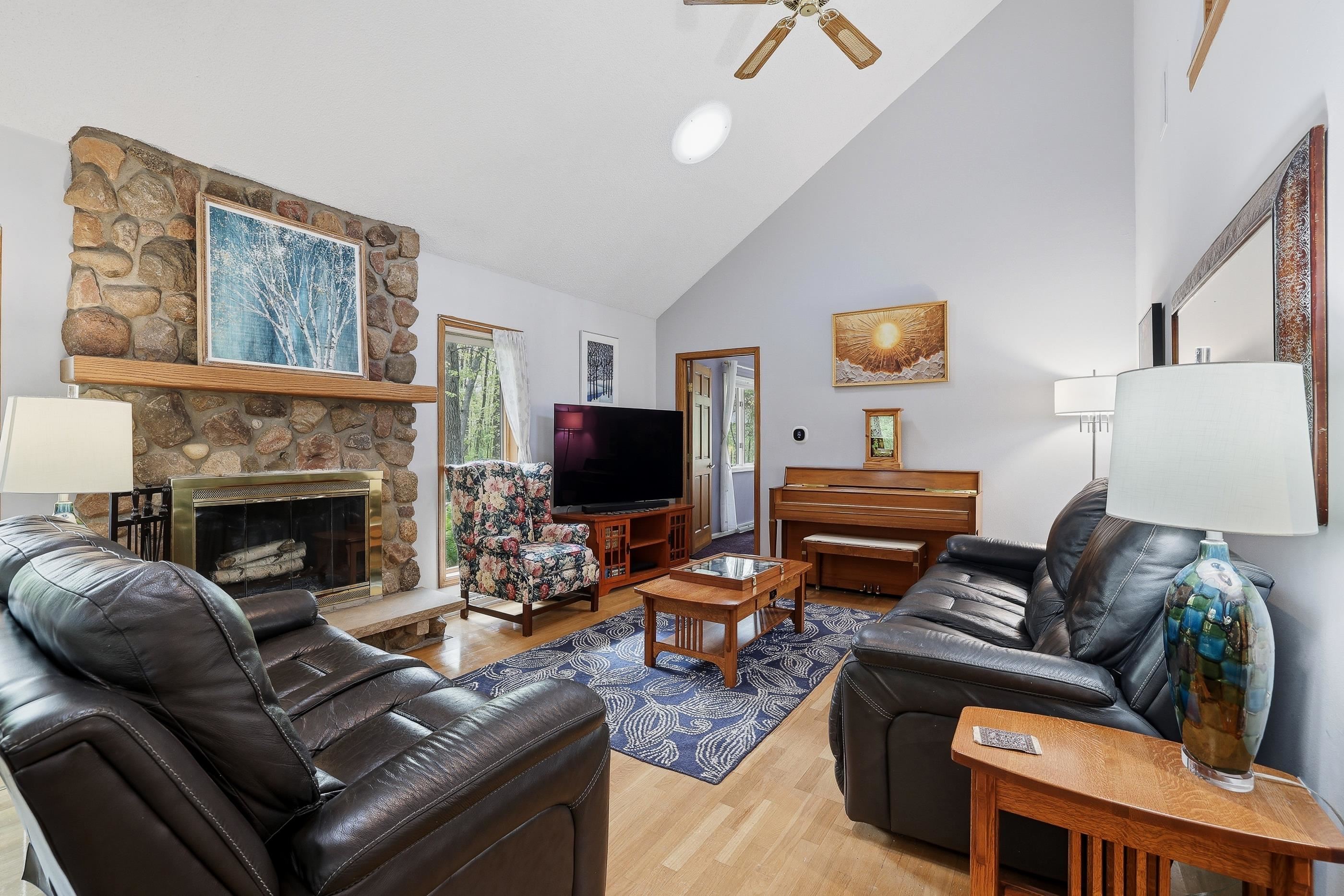 611 HONEY BEAR COURT, Waupaca, Wisconsin 54981, 3 Bedrooms Bedrooms, ,3 BathroomsBathrooms,Residential,For Sale,611 HONEY BEAR COURT,22602201