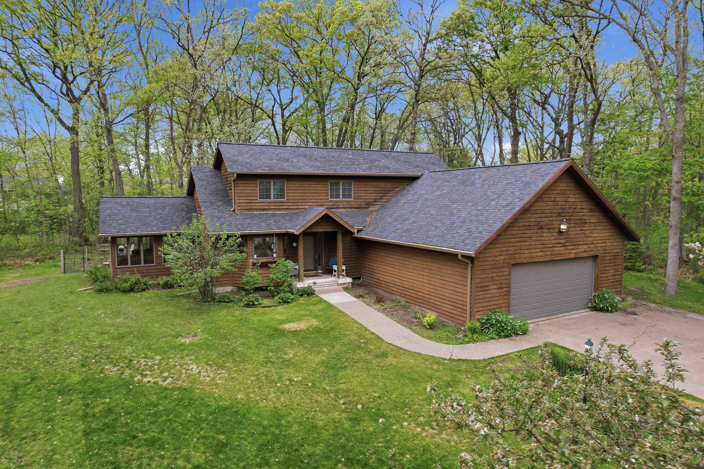 611 HONEY BEAR COURT, Waupaca, Wisconsin 54981, 3 Bedrooms Bedrooms, ,3 BathroomsBathrooms,Residential,For Sale,611 HONEY BEAR COURT,22602201
