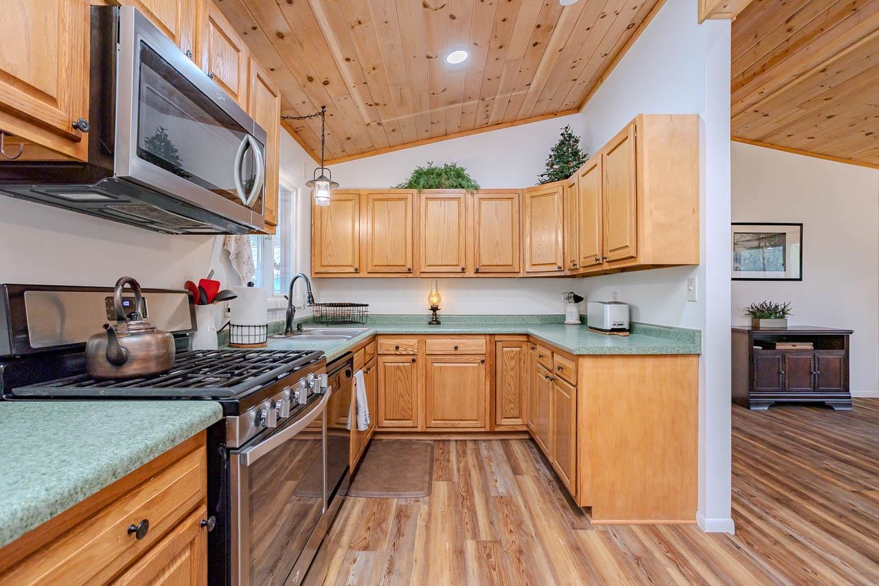 9014 NORTH STAR ROAD, WINCHESTER, Wisconsin 54557, 4 Bedrooms Bedrooms, ,3 BathroomsBathrooms,Residential,For Sale,9014 NORTH STAR ROAD,22602202