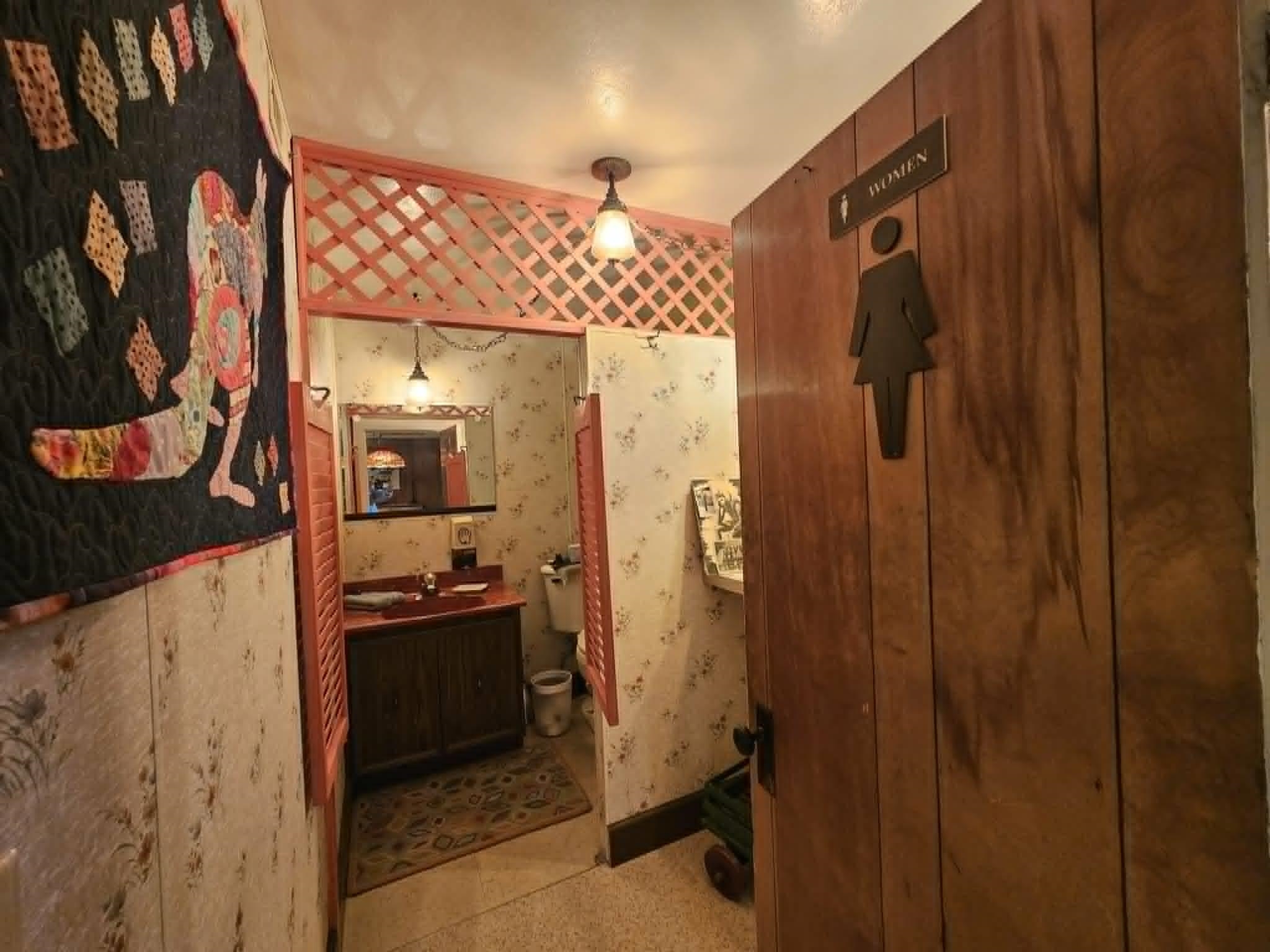215 W DEPOT STREET, Marshfield, Wisconsin 54449, 1 Bedroom Bedrooms, ,1 BathroomBathrooms,Residential,For Sale,215 W DEPOT STREET,22602204