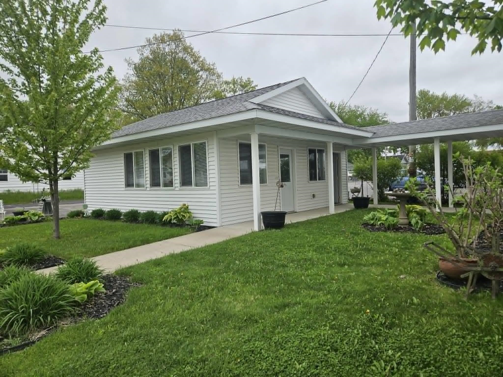 215 W DEPOT STREET, Marshfield, Wisconsin 54449, 1 Bedroom Bedrooms, ,1 BathroomBathrooms,Residential,For Sale,215 W DEPOT STREET,22602204