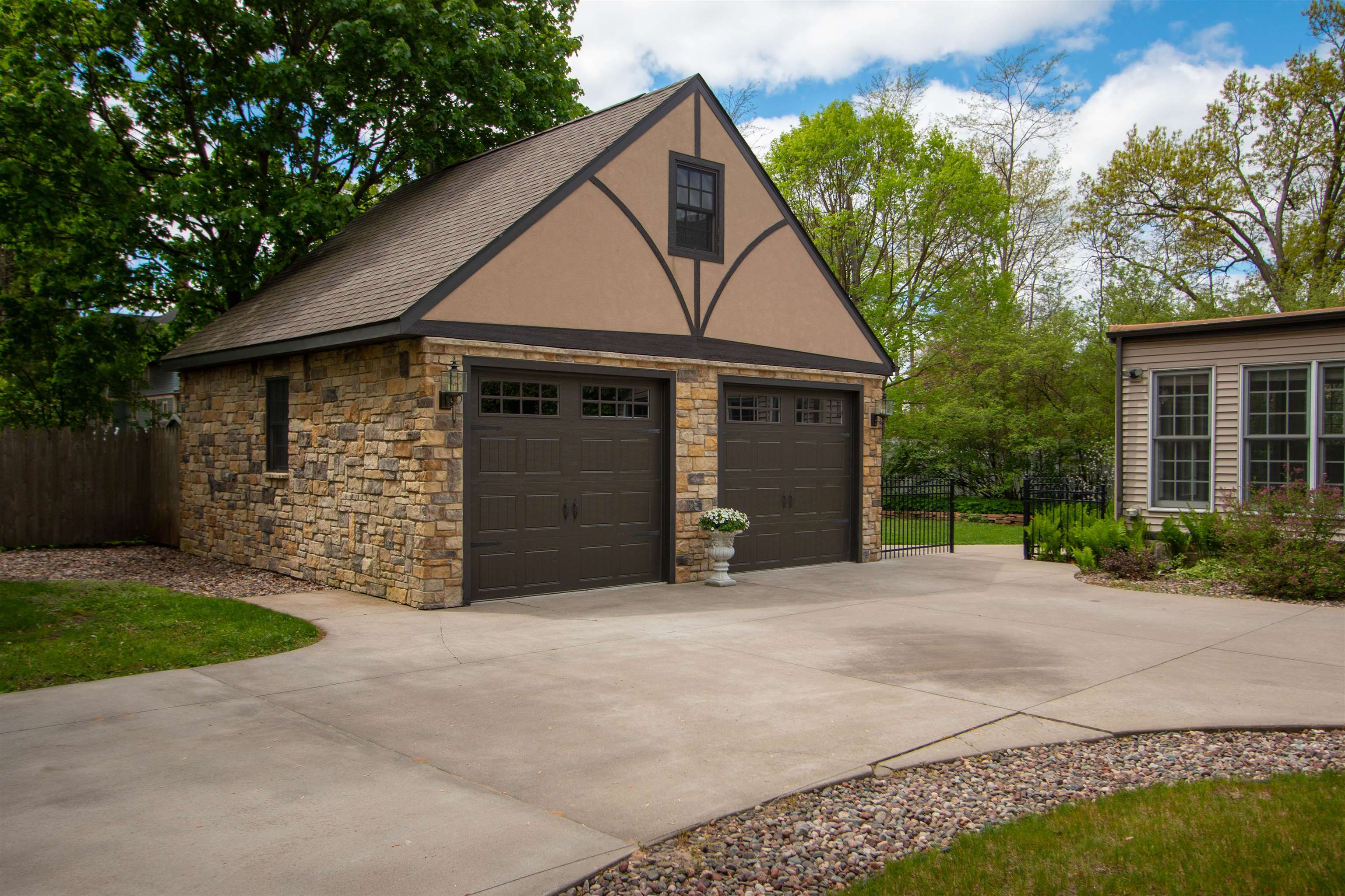 1709 MAIN STREET, Stevens Point, Wisconsin 54481, 3 Bedrooms Bedrooms, ,2 BathroomsBathrooms,Residential,For Sale,1709 MAIN STREET,22602207