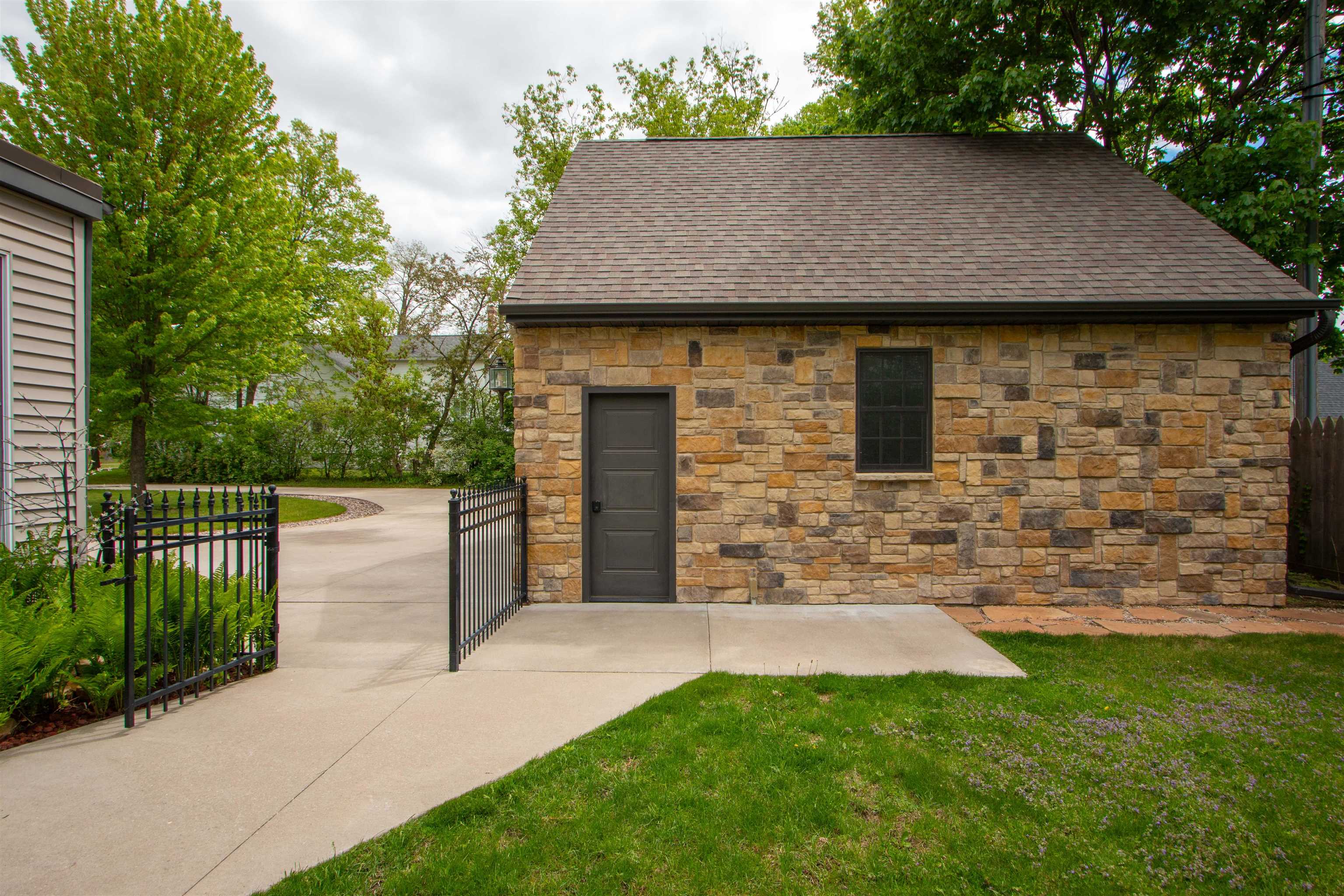 1709 MAIN STREET, Stevens Point, Wisconsin 54481, 3 Bedrooms Bedrooms, ,2 BathroomsBathrooms,Residential,For Sale,1709 MAIN STREET,22602207