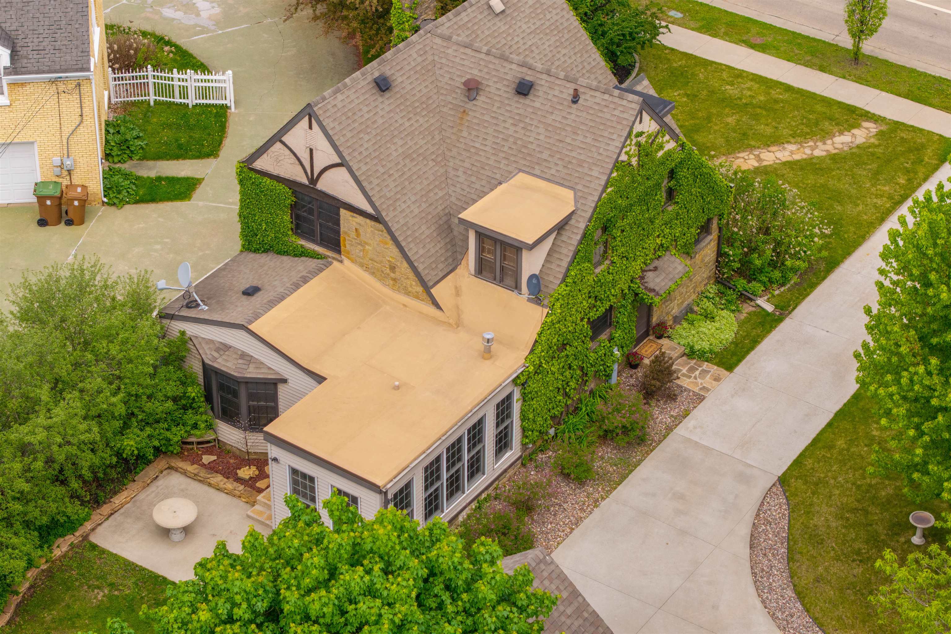1709 MAIN STREET, Stevens Point, Wisconsin 54481, 3 Bedrooms Bedrooms, ,2 BathroomsBathrooms,Residential,For Sale,1709 MAIN STREET,22602207