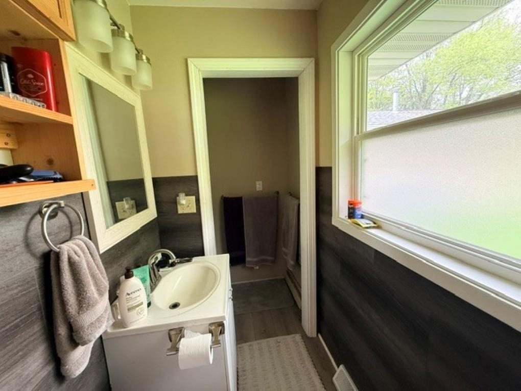 3601 N 18TH AVENUE, Wausau, Wisconsin 54401, 4 Bedrooms Bedrooms, ,2 BathroomsBathrooms,Residential,For Sale,3601 N 18TH AVENUE,22602208