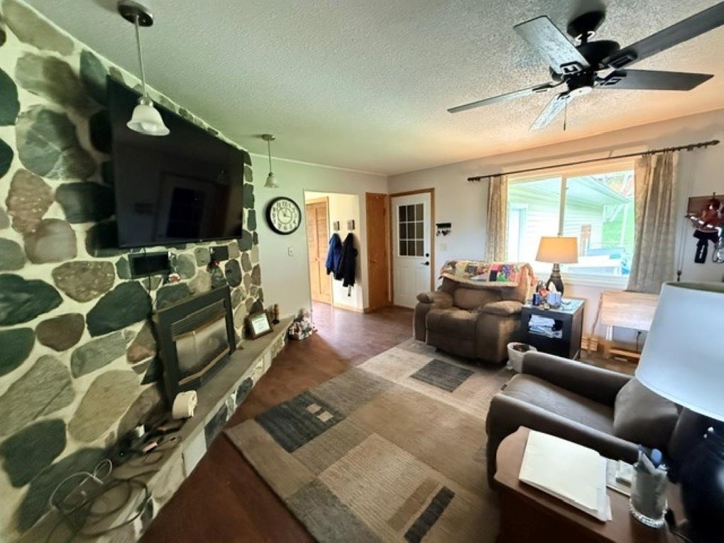3601 N 18TH AVENUE, Wausau, Wisconsin 54401, 4 Bedrooms Bedrooms, ,2 BathroomsBathrooms,Residential,For Sale,3601 N 18TH AVENUE,22602208