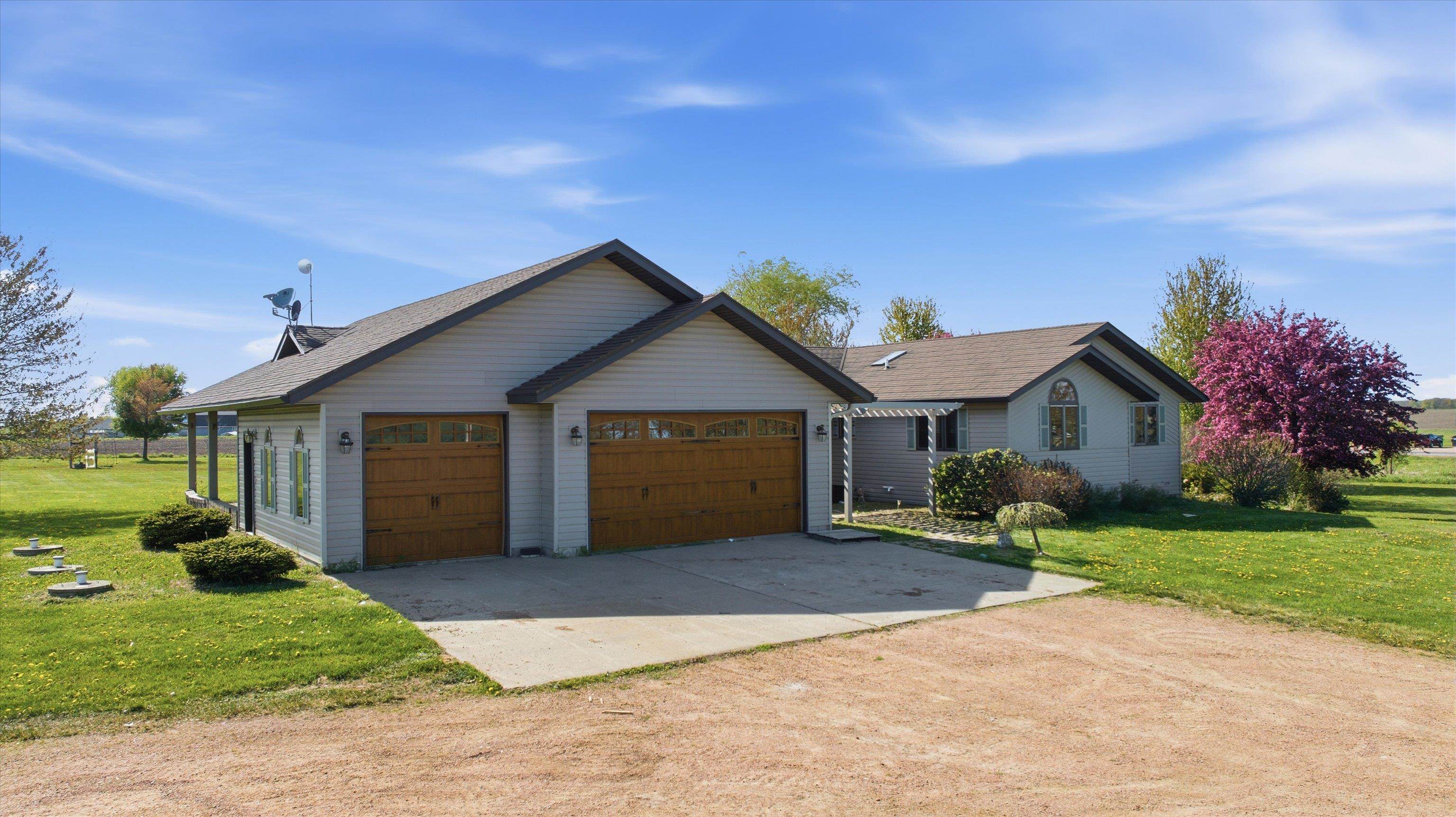 207900 ABE LINCOLN AVENUE, Marshfield, Wisconsin 54449, 3 Bedrooms Bedrooms, ,3 BathroomsBathrooms,Residential,For Sale,207900 ABE LINCOLN AVENUE,22602211
