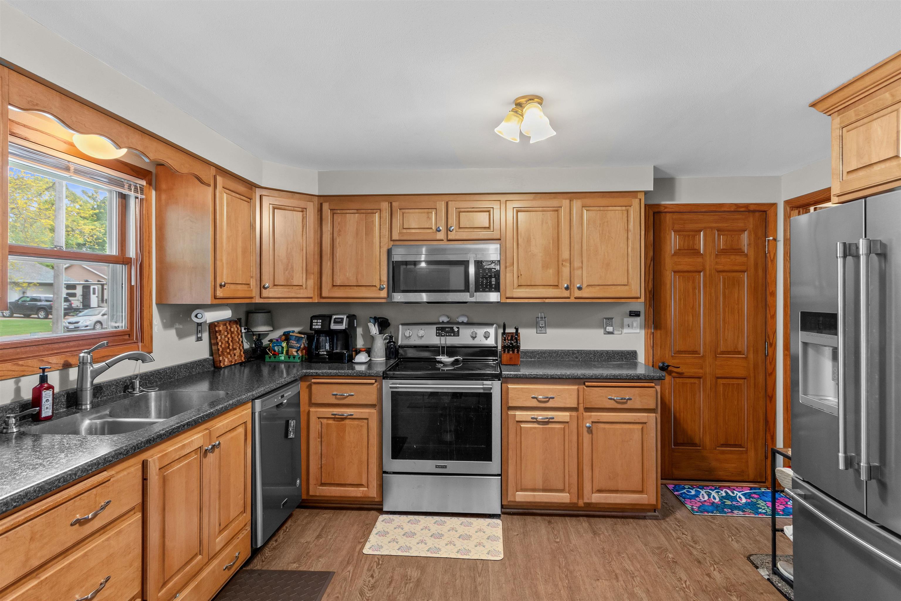 2931 4TH STREET SOUTH, Wisconsin Rapids, Wisconsin 54494, 2 Bedrooms Bedrooms, ,2 BathroomsBathrooms,Residential,For Sale,2931 4TH STREET SOUTH,22602217