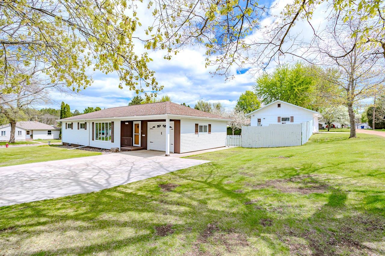 709 N POPLAR STREET, Merrill, Wisconsin 54452, 3 Bedrooms Bedrooms, ,2 BathroomsBathrooms,Residential,For Sale,709 N POPLAR STREET,22602221