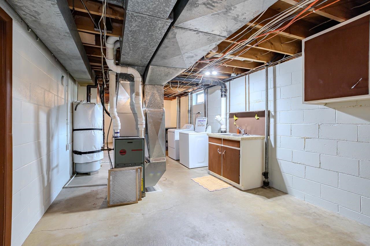 709 N POPLAR STREET, Merrill, Wisconsin 54452, 3 Bedrooms Bedrooms, ,2 BathroomsBathrooms,Residential,For Sale,709 N POPLAR STREET,22602221