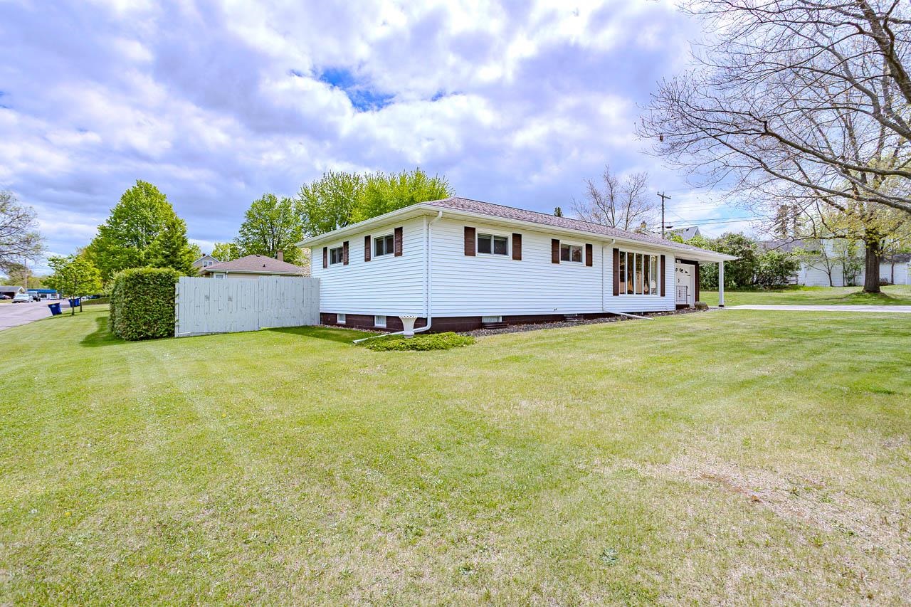 709 N POPLAR STREET, Merrill, Wisconsin 54452, 3 Bedrooms Bedrooms, ,2 BathroomsBathrooms,Residential,For Sale,709 N POPLAR STREET,22602221