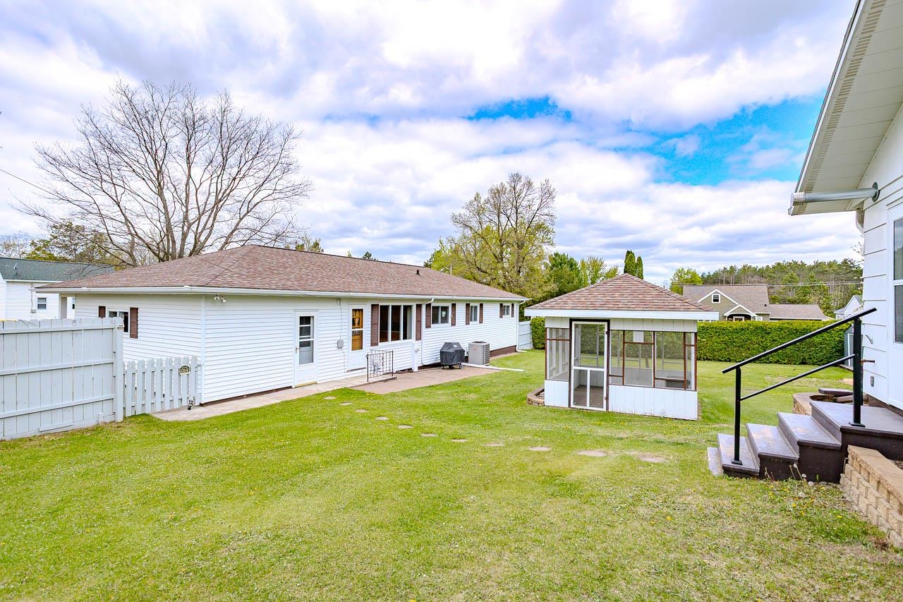 709 N POPLAR STREET, Merrill, Wisconsin 54452, 3 Bedrooms Bedrooms, ,2 BathroomsBathrooms,Residential,For Sale,709 N POPLAR STREET,22602221