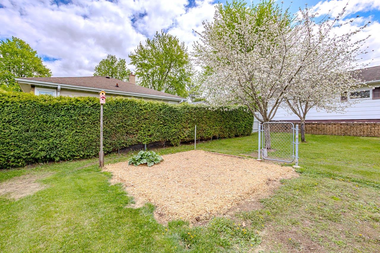 709 N POPLAR STREET, Merrill, Wisconsin 54452, 3 Bedrooms Bedrooms, ,2 BathroomsBathrooms,Residential,For Sale,709 N POPLAR STREET,22602221