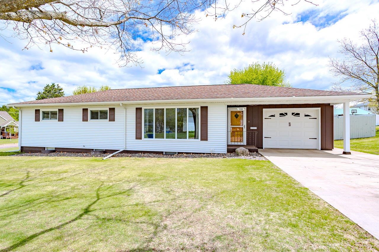 709 N POPLAR STREET, Merrill, Wisconsin 54452, 3 Bedrooms Bedrooms, ,2 BathroomsBathrooms,Residential,For Sale,709 N POPLAR STREET,22602221