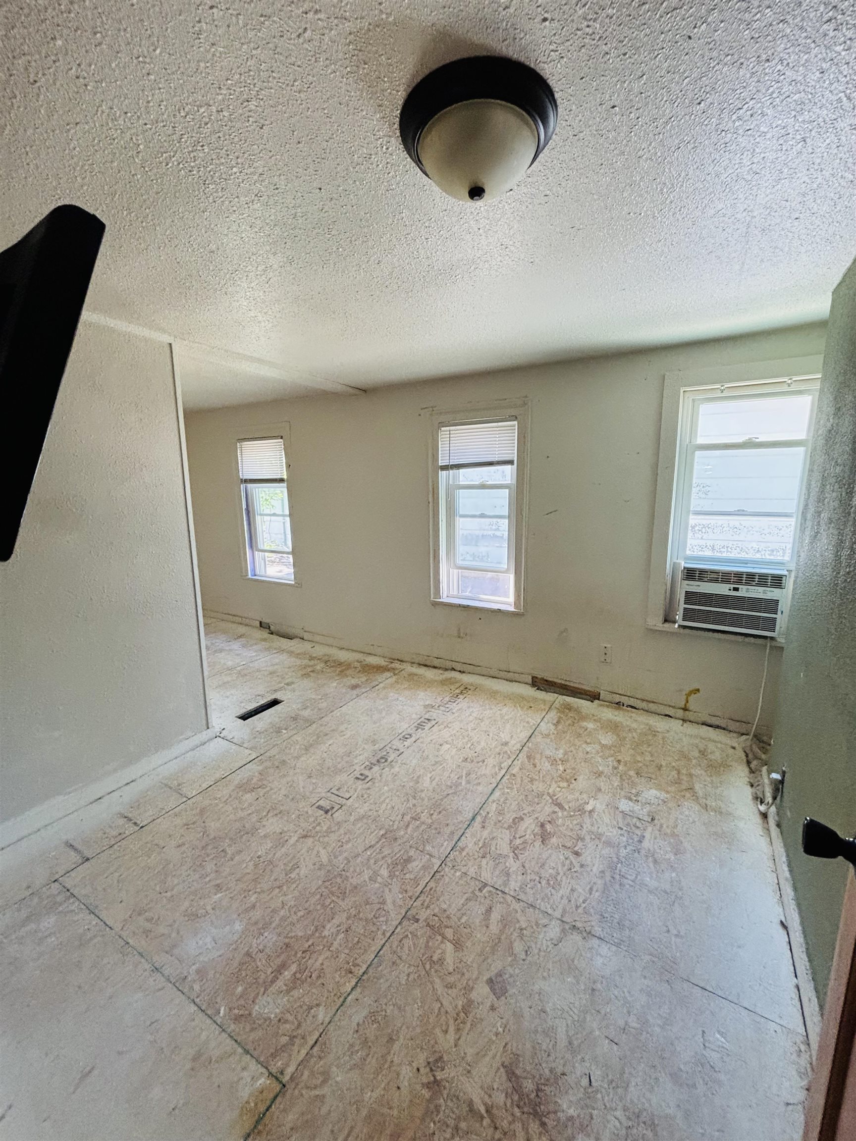 2142 STRONGS AVENUE, Stevens Point, Wisconsin 54481, 4 Bedrooms Bedrooms, ,1 BathroomBathrooms,Residential,For Sale,2142 STRONGS AVENUE,22602237