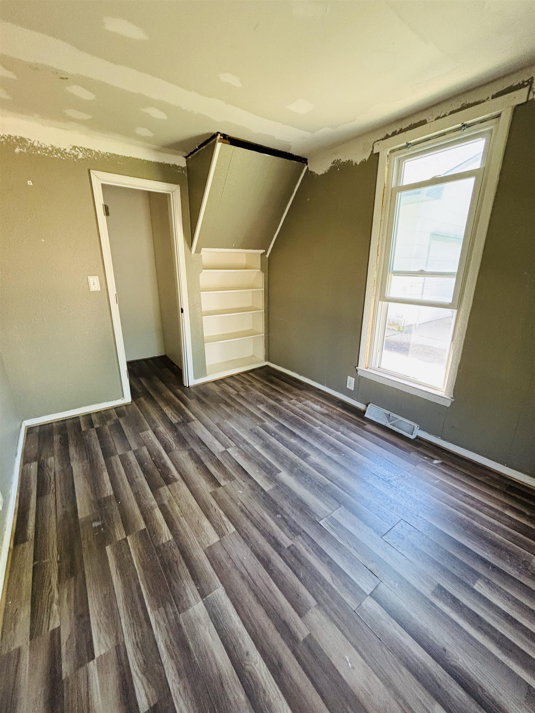 2142 STRONGS AVENUE, Stevens Point, Wisconsin 54481, 4 Bedrooms Bedrooms, ,1 BathroomBathrooms,Residential,For Sale,2142 STRONGS AVENUE,22602237