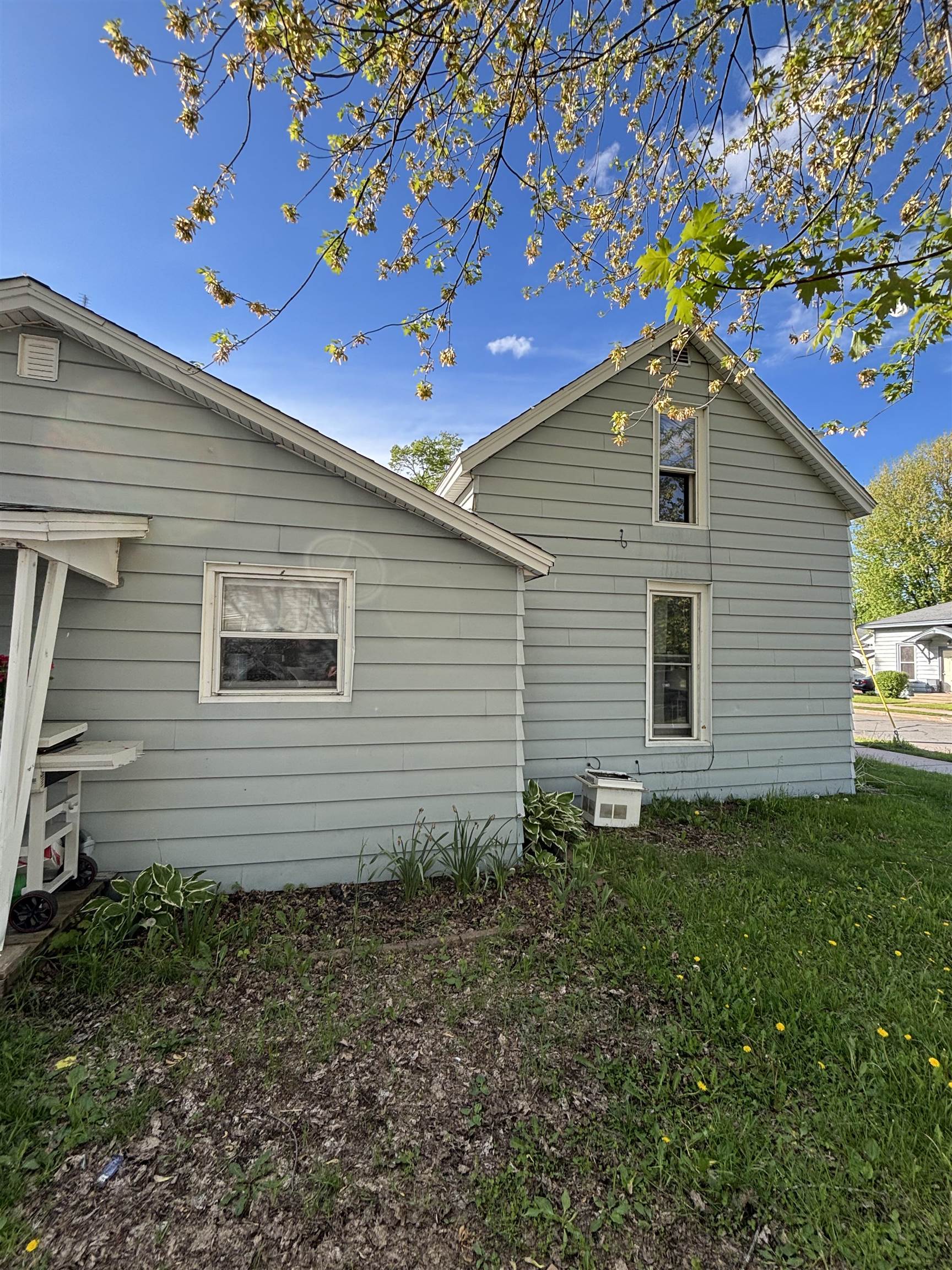2142 STRONGS AVENUE, Stevens Point, Wisconsin 54481, 4 Bedrooms Bedrooms, ,1 BathroomBathrooms,Residential,For Sale,2142 STRONGS AVENUE,22602237