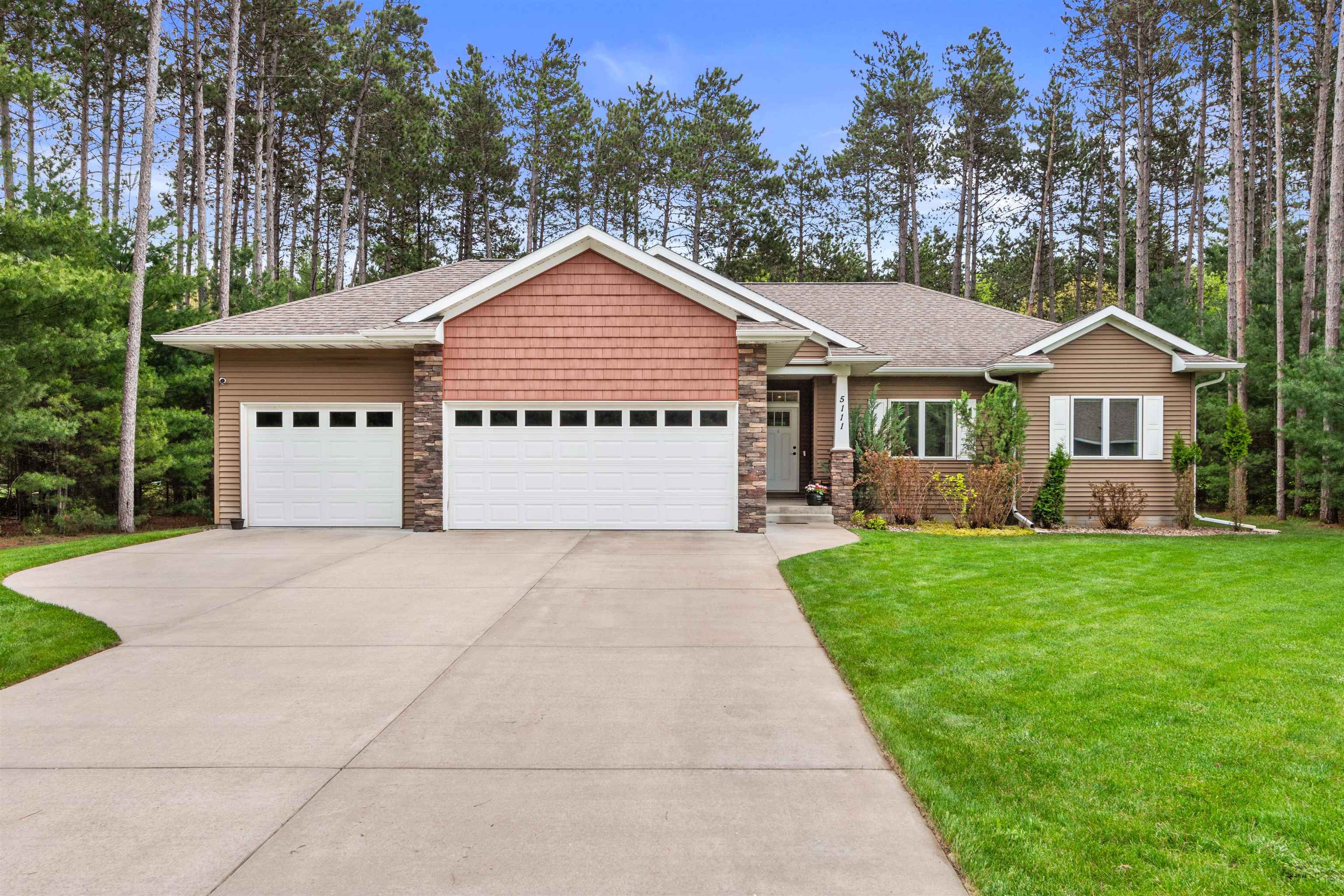 5111 PRAIRIE RIDGE DRIVE, Wisconsin Rapids, Wisconsin 54494, 4 Bedrooms Bedrooms, ,3 BathroomsBathrooms,Residential,For Sale,5111 PRAIRIE RIDGE DRIVE,22602240