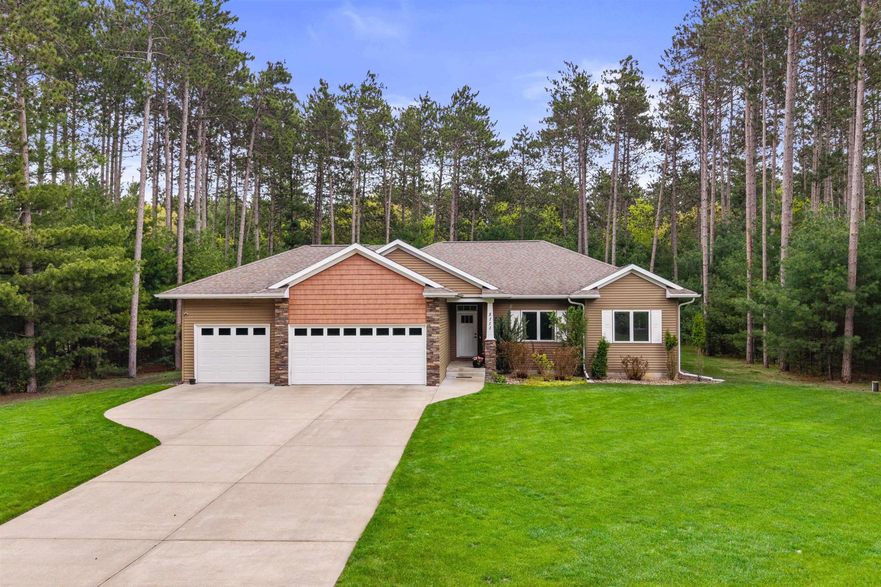 5111 PRAIRIE RIDGE DRIVE, Wisconsin Rapids, Wisconsin 54494, 4 Bedrooms Bedrooms, ,3 BathroomsBathrooms,Residential,For Sale,5111 PRAIRIE RIDGE DRIVE,22602240
