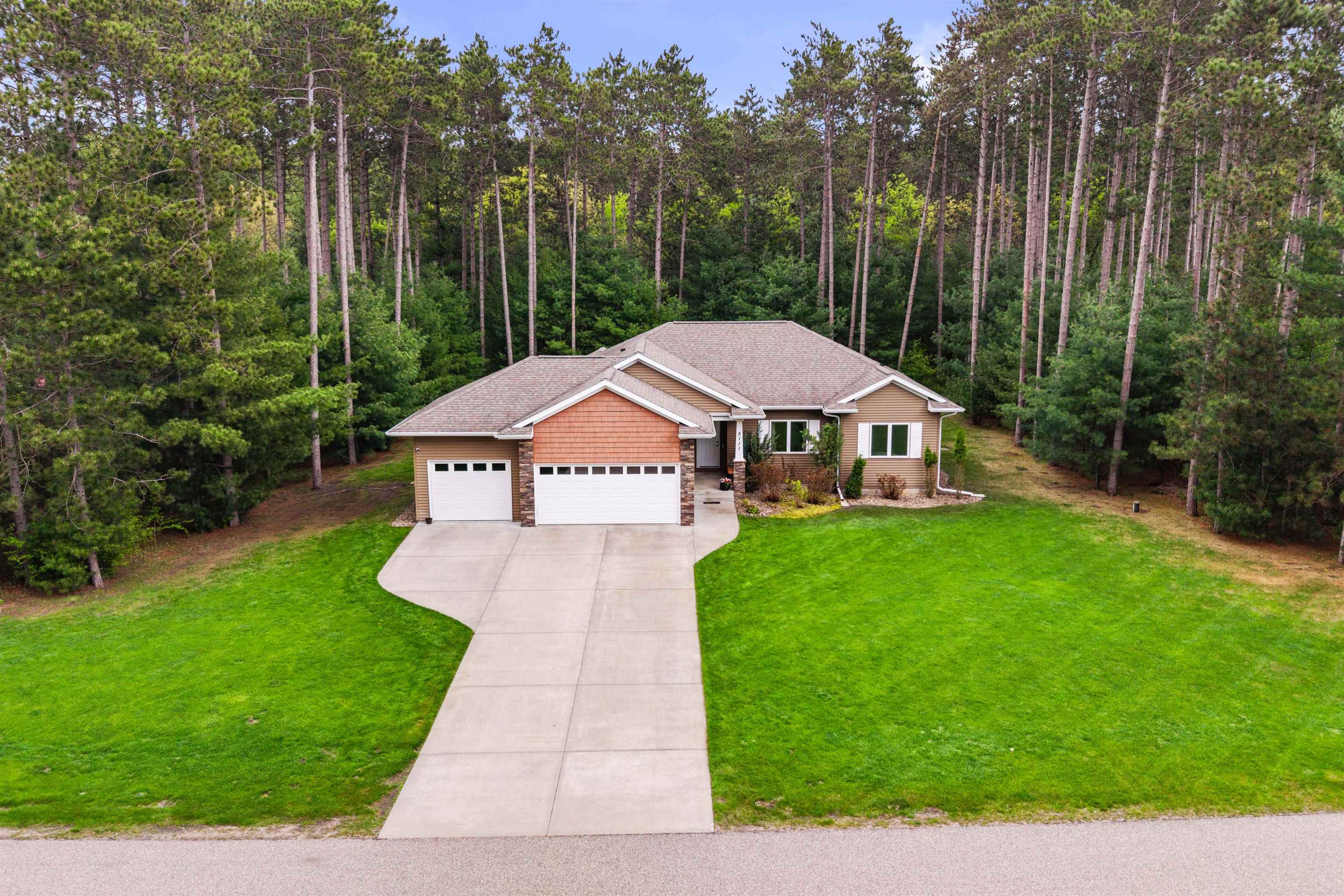 5111 PRAIRIE RIDGE DRIVE, Wisconsin Rapids, Wisconsin 54494, 4 Bedrooms Bedrooms, ,3 BathroomsBathrooms,Residential,For Sale,5111 PRAIRIE RIDGE DRIVE,22602240