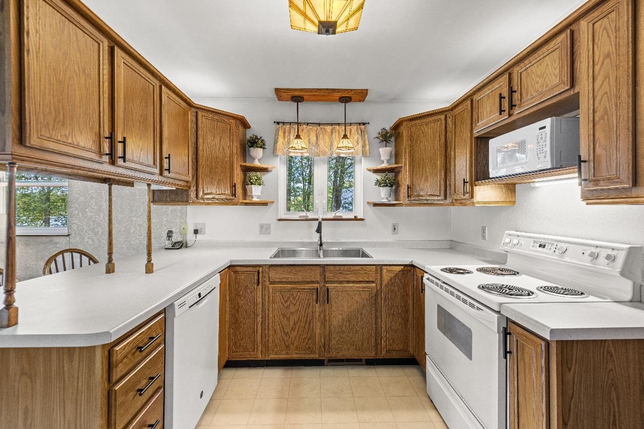 7223 JACQUELINE LAKE LANE, Custer, Wisconsin 54423, 3 Bedrooms Bedrooms, ,2 BathroomsBathrooms,Residential,For Sale,7223 JACQUELINE LAKE LANE,22602262