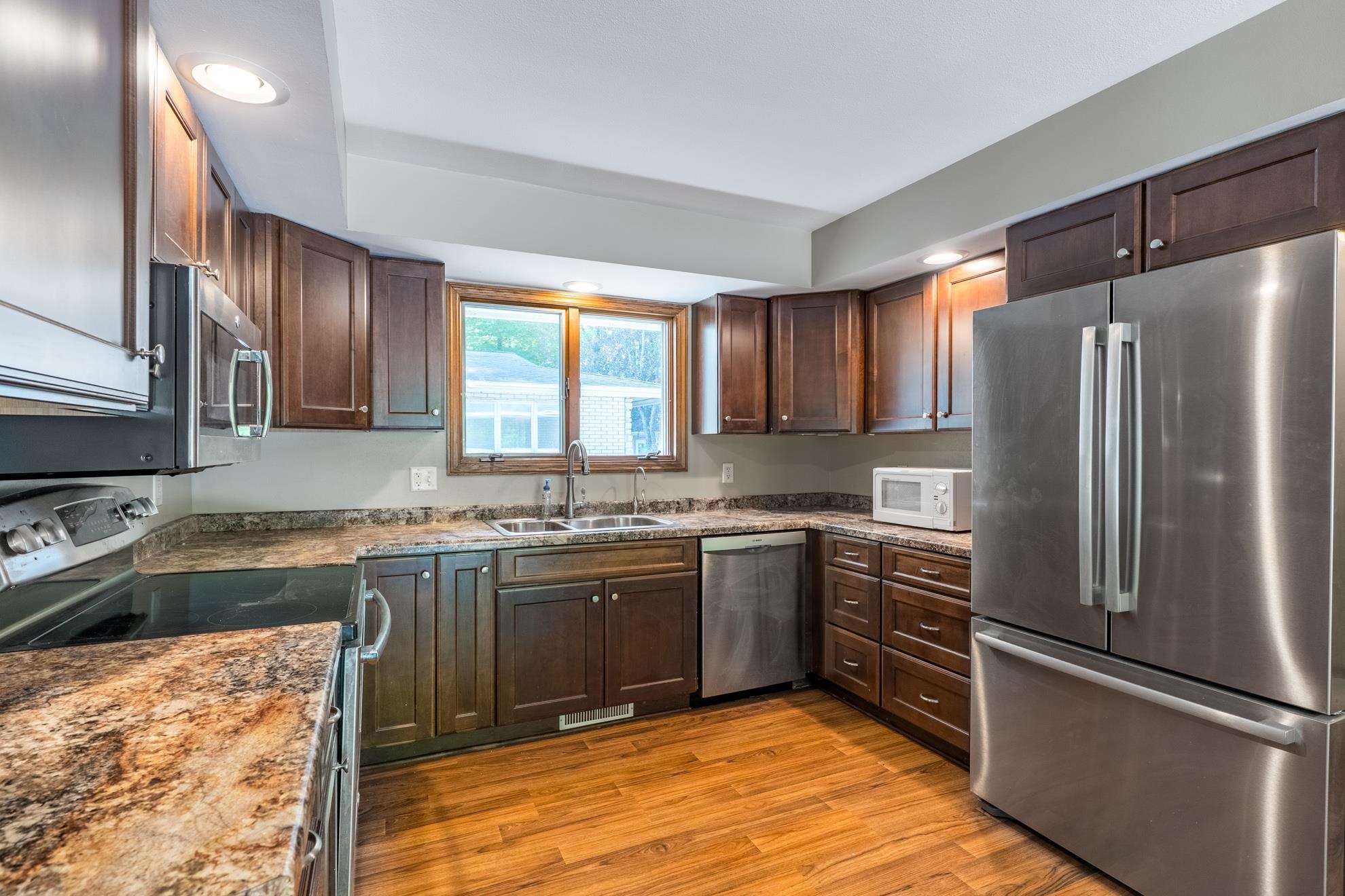 2611 BAYSHORE DRIVE, Wausau, Wisconsin 54401, 4 Bedrooms Bedrooms, ,2 BathroomsBathrooms,Residential,For Sale,2611 BAYSHORE DRIVE,22602272