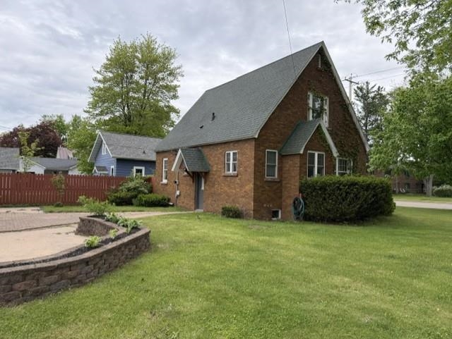 1203 ROYALTON STREET, Waupaca, Wisconsin 54981, 3 Bedrooms Bedrooms, ,1 BathroomBathrooms,Residential,For Sale,1203 ROYALTON STREET,22602273
