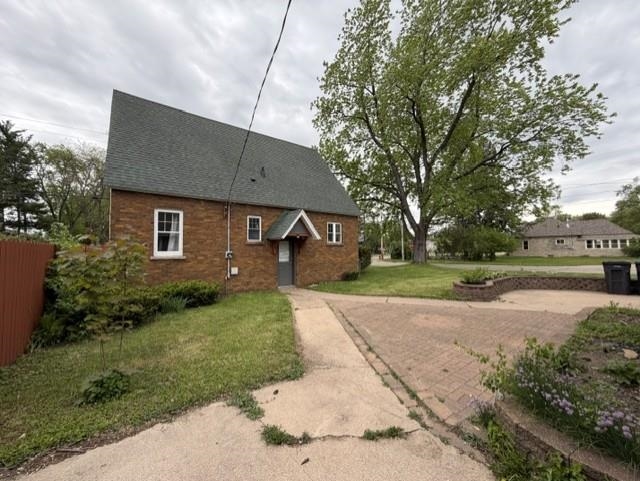 1203 ROYALTON STREET, Waupaca, Wisconsin 54981, 3 Bedrooms Bedrooms, ,1 BathroomBathrooms,Residential,For Sale,1203 ROYALTON STREET,22602273