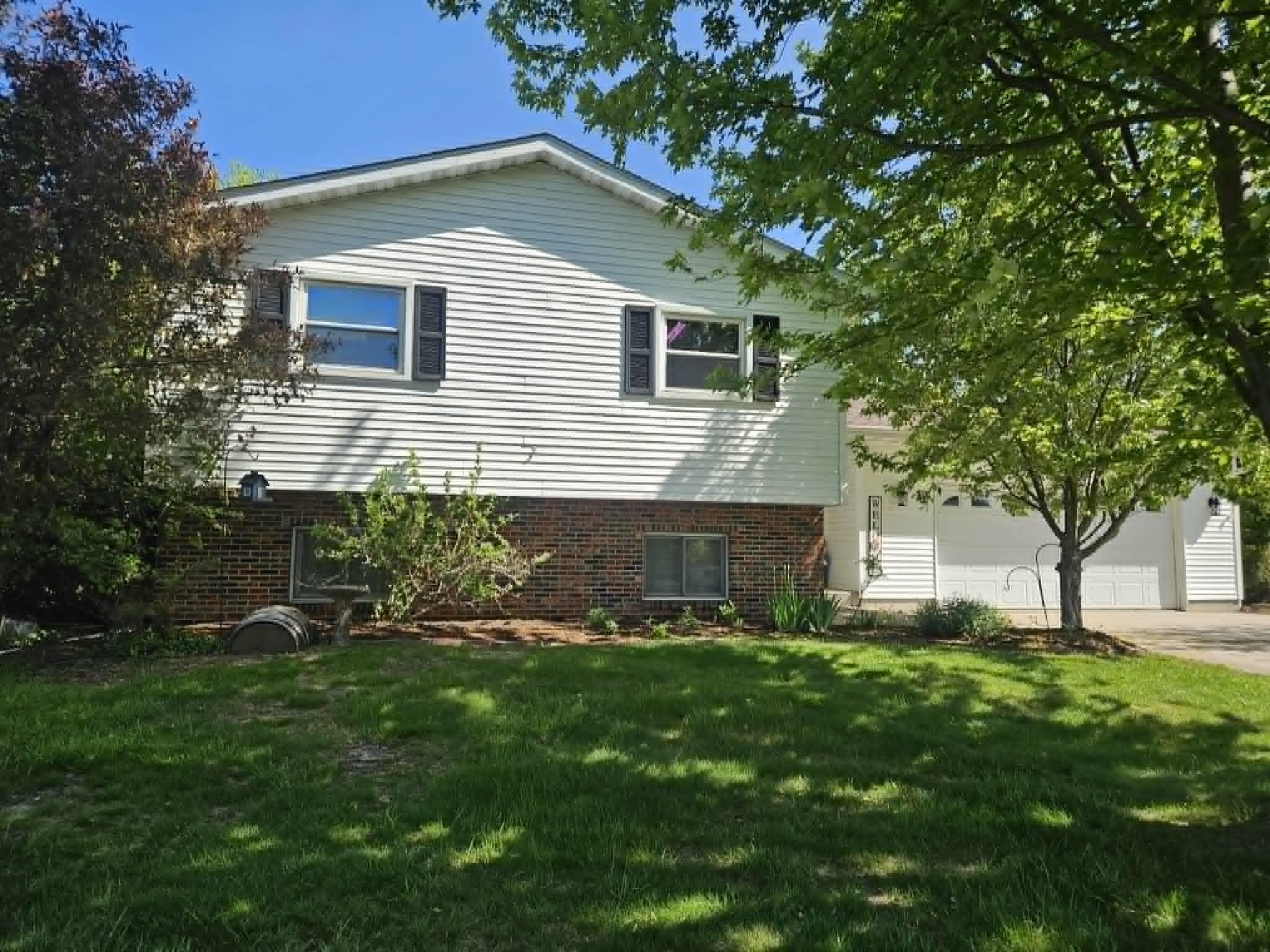 513 W 12TH STREET, Marshfield, Wisconsin 54449, 4 Bedrooms Bedrooms, ,2 BathroomsBathrooms,Residential,For Sale,513 W 12TH STREET,22602283