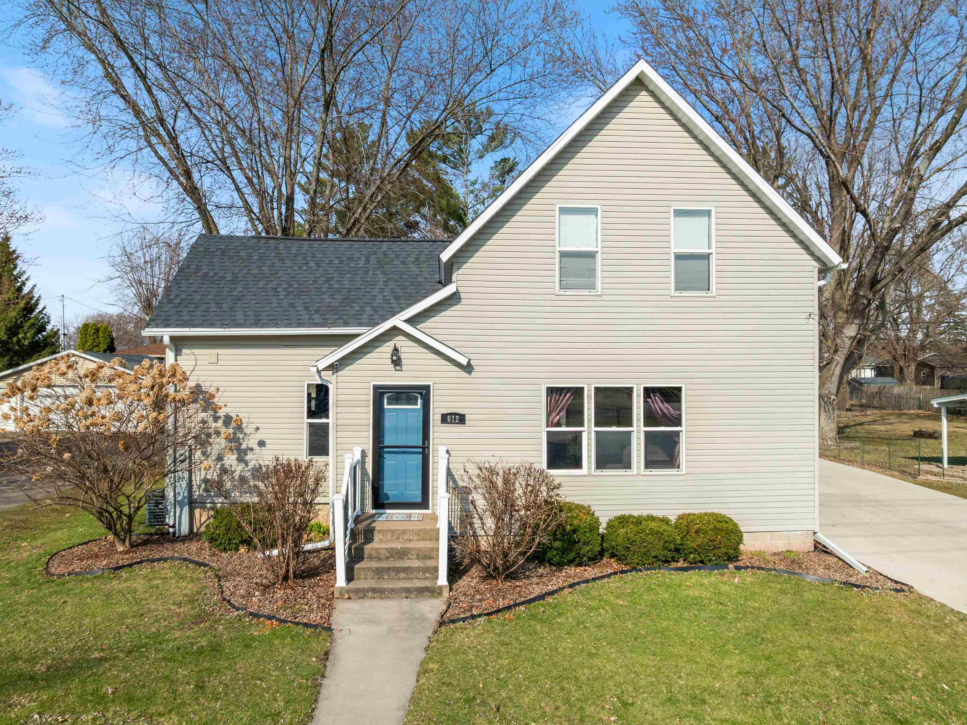 612 S WASHINGTON AVENUE, Marshfield, Wisconsin 54449, 3 Bedrooms Bedrooms, ,2 BathroomsBathrooms,Residential,For Sale,612 S WASHINGTON AVENUE,22602290