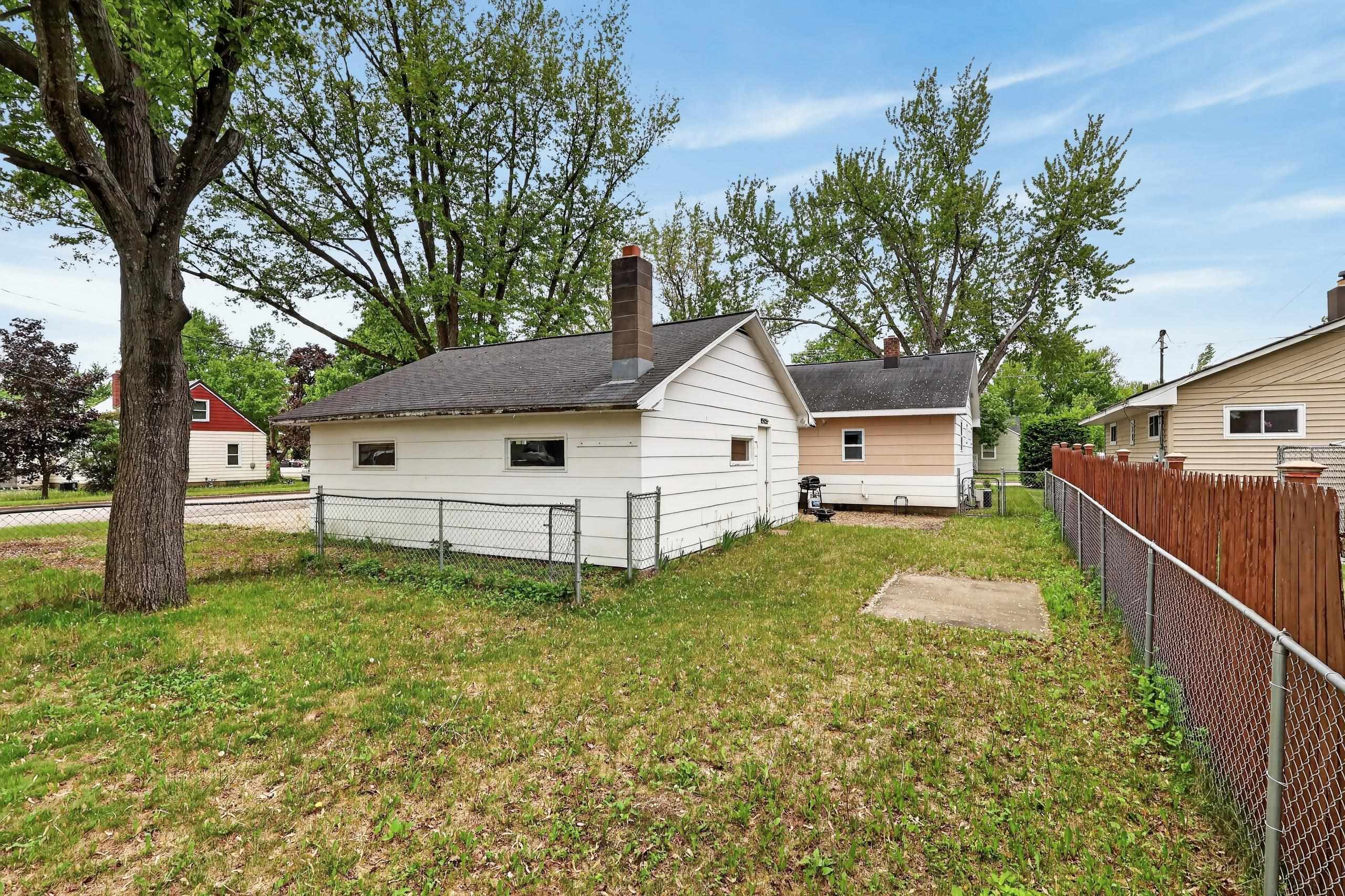 1841 CHESTNUT STREET, Wisconsin Rapids, Wisconsin 54494, 3 Bedrooms Bedrooms, ,1 BathroomBathrooms,Residential,For Sale,1841 CHESTNUT STREET,22602294