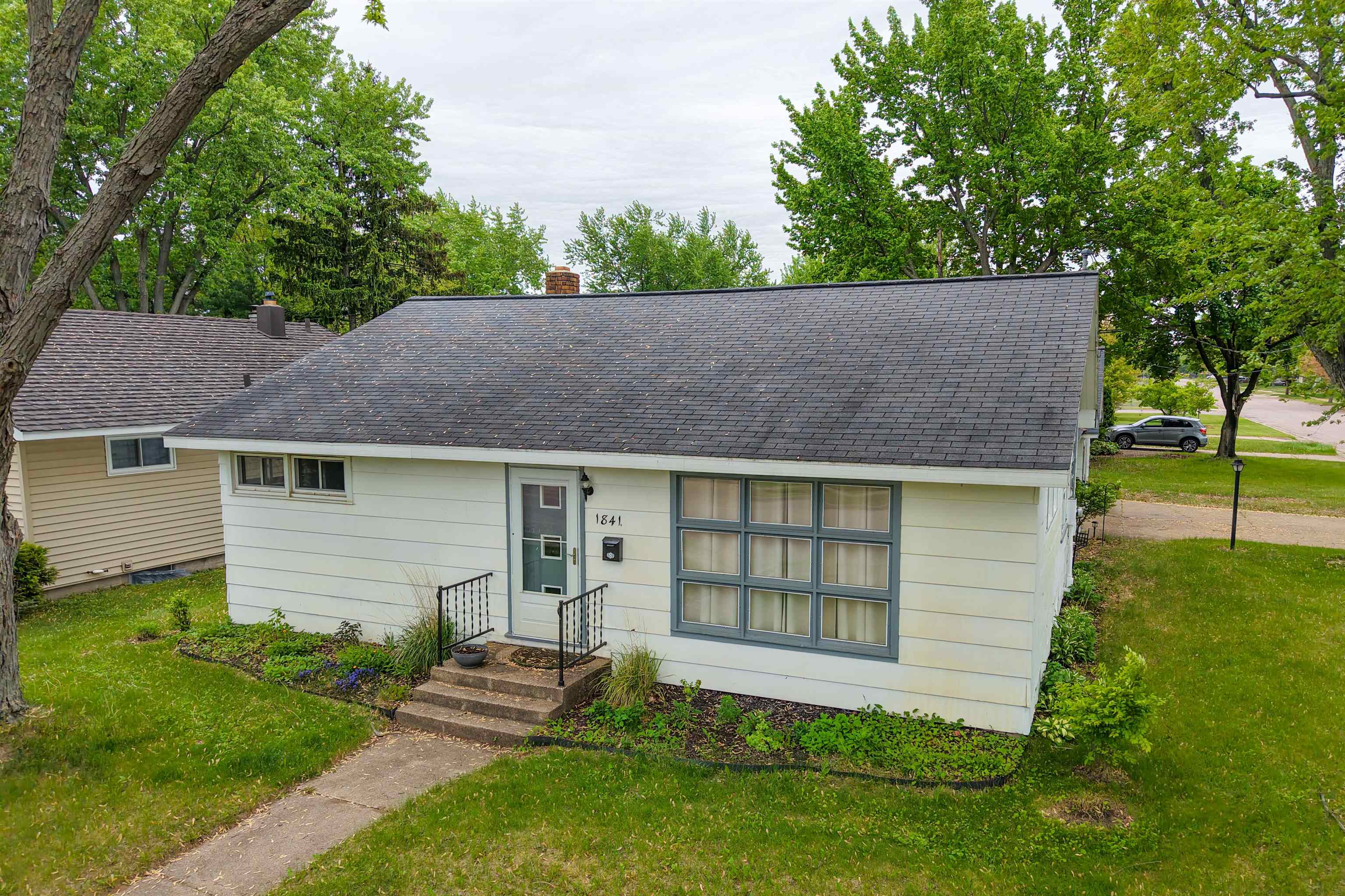 1841 CHESTNUT STREET, Wisconsin Rapids, Wisconsin 54494, 3 Bedrooms Bedrooms, ,1 BathroomBathrooms,Residential,For Sale,1841 CHESTNUT STREET,22602294