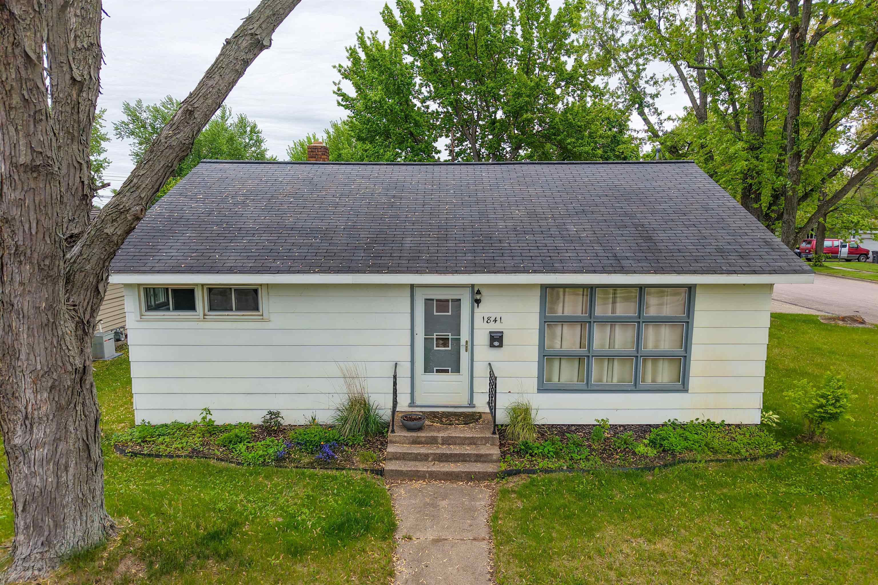 1841 CHESTNUT STREET, Wisconsin Rapids, Wisconsin 54494, 3 Bedrooms Bedrooms, ,1 BathroomBathrooms,Residential,For Sale,1841 CHESTNUT STREET,22602294