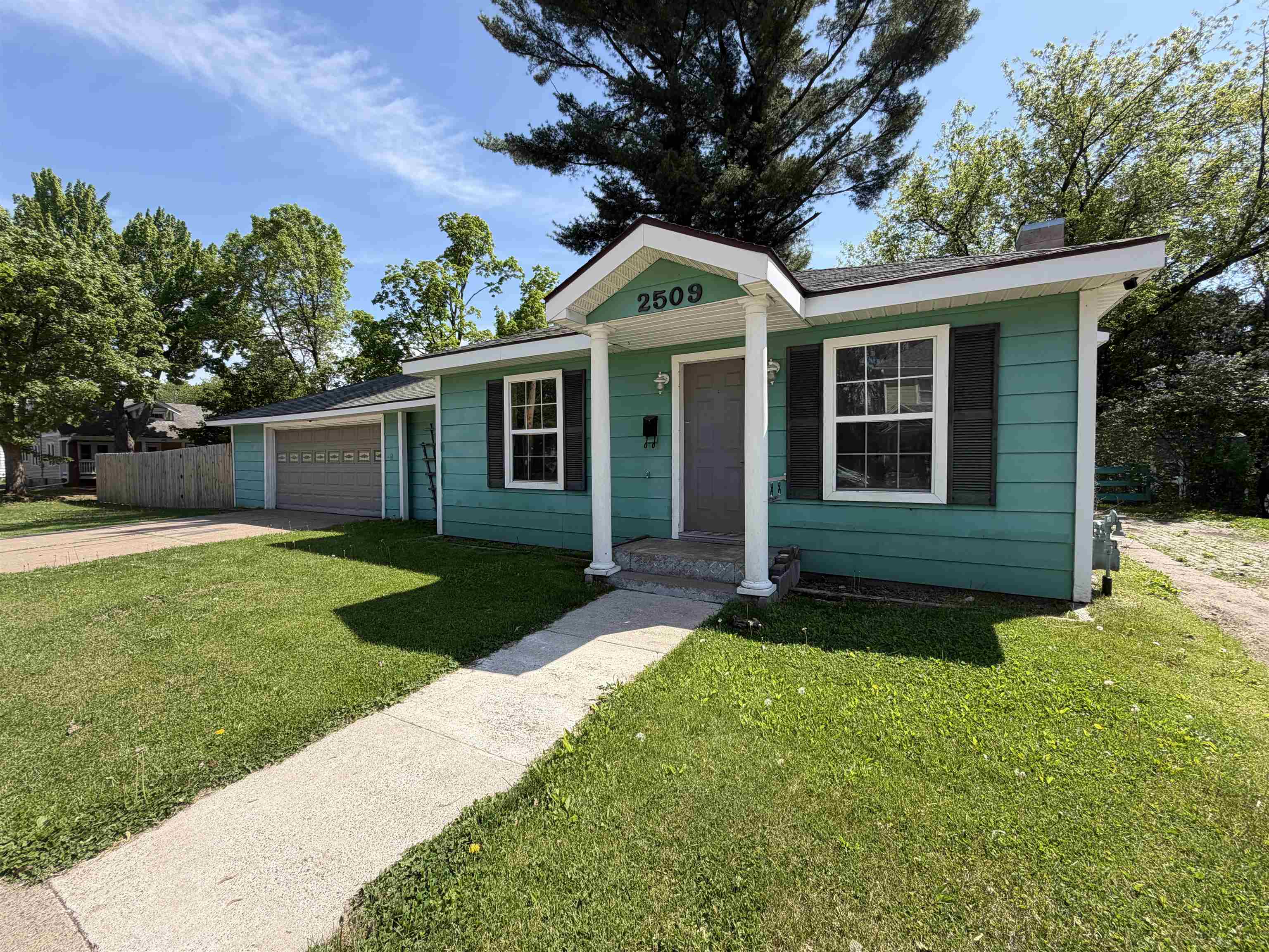 2509 N SIXTH STREET, Wausau, Wisconsin 54403, 2 Bedrooms Bedrooms, ,1 BathroomBathrooms,Residential,For Sale,2509 N SIXTH STREET,22602300