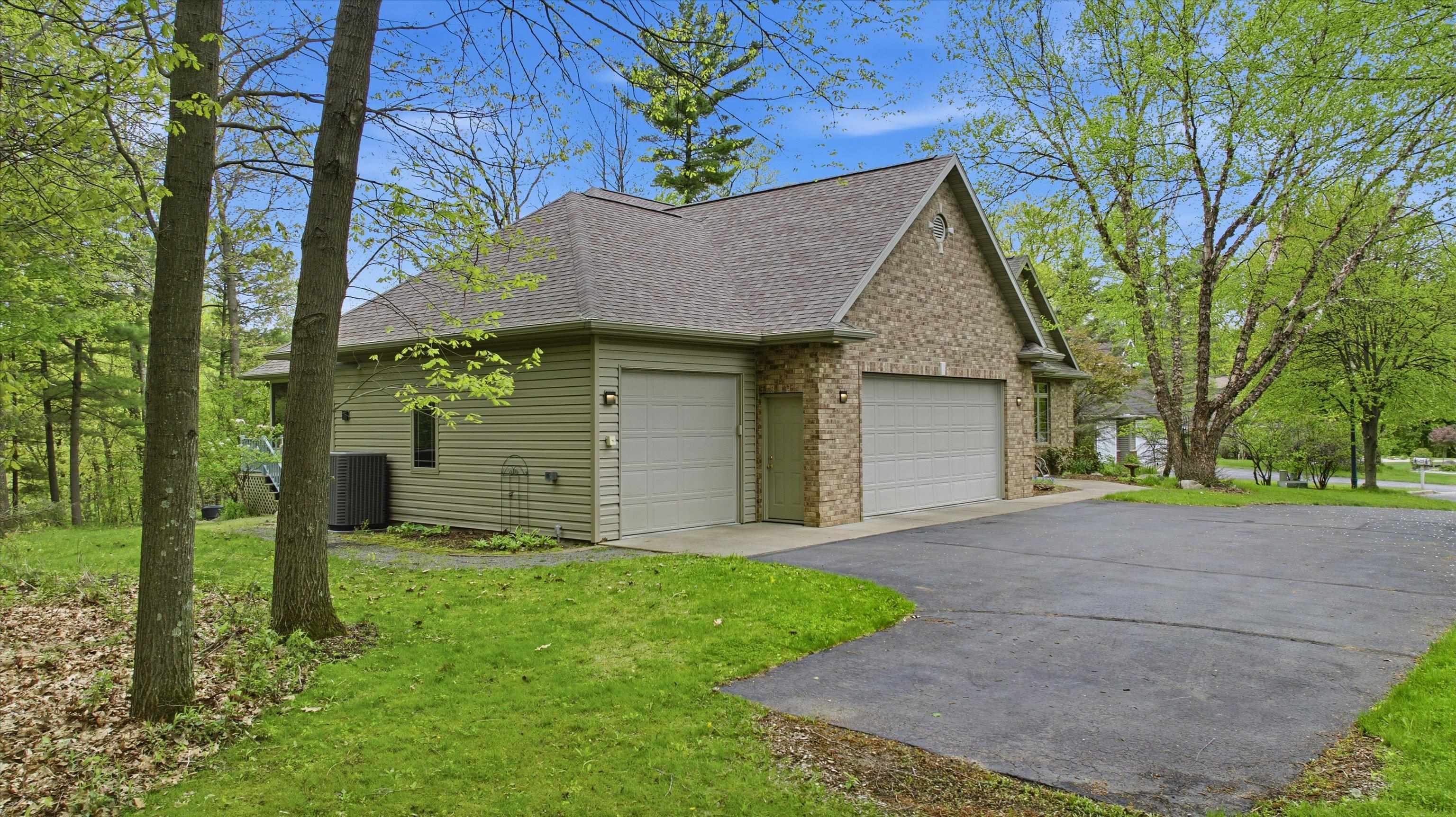 6007 RIVER PINES COURT, Weston, Wisconsin 54476, 5 Bedrooms Bedrooms, ,3 BathroomsBathrooms,Residential,For Sale,6007 RIVER PINES COURT,22602301
