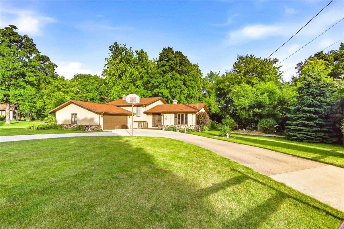 206 BUCHANAN STREET, LITTLE CHUTE, Wisconsin 54140, 3 Bedrooms Bedrooms, ,1 BathroomBathrooms,Residential,For Sale,206 BUCHANAN STREET,22602307