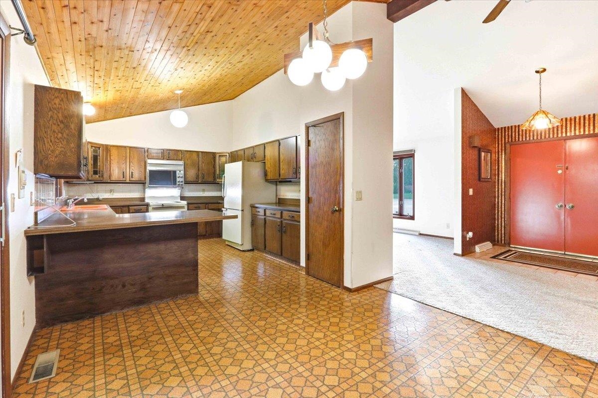 206 BUCHANAN STREET, LITTLE CHUTE, Wisconsin 54140, 3 Bedrooms Bedrooms, ,1 BathroomBathrooms,Residential,For Sale,206 BUCHANAN STREET,22602307