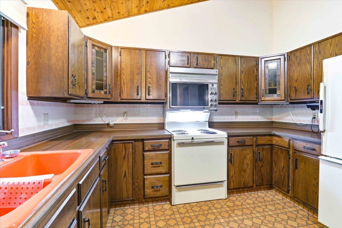 206 BUCHANAN STREET, LITTLE CHUTE, Wisconsin 54140, 3 Bedrooms Bedrooms, ,1 BathroomBathrooms,Residential,For Sale,206 BUCHANAN STREET,22602307