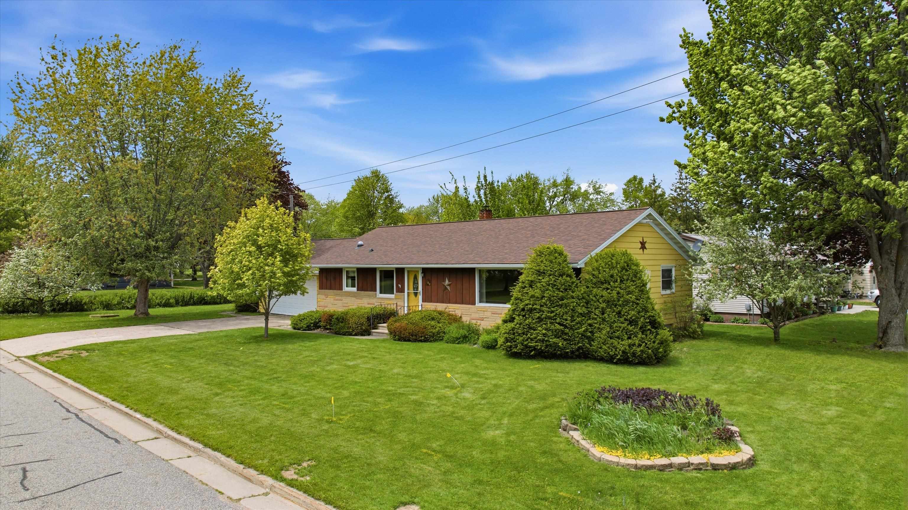 100 W BUSE STREET, Spencer, Wisconsin 54479, 3 Bedrooms Bedrooms, ,2 BathroomsBathrooms,Residential,For Sale,100 W BUSE STREET,22602309