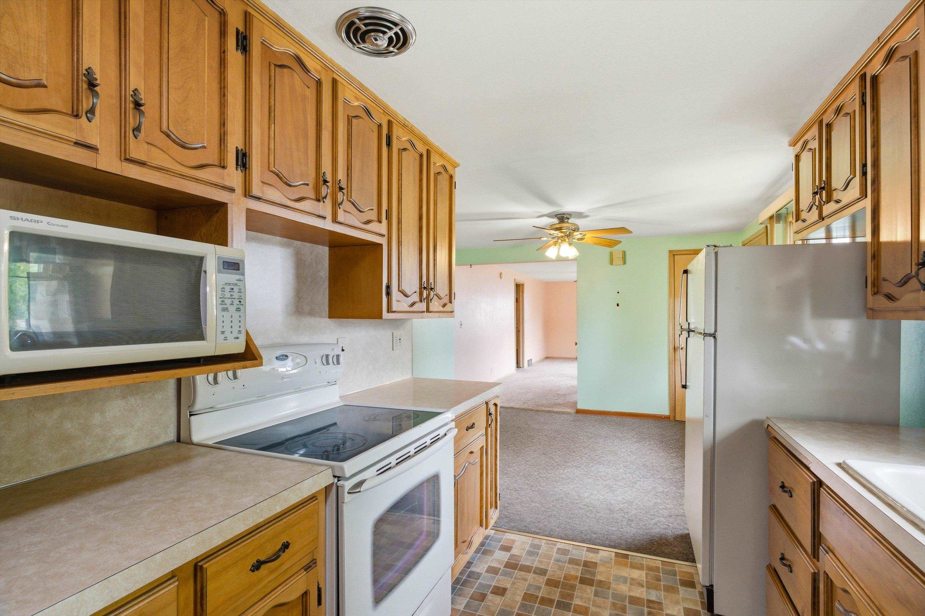 100 W BUSE STREET, Spencer, Wisconsin 54479, 3 Bedrooms Bedrooms, ,2 BathroomsBathrooms,Residential,For Sale,100 W BUSE STREET,22602309