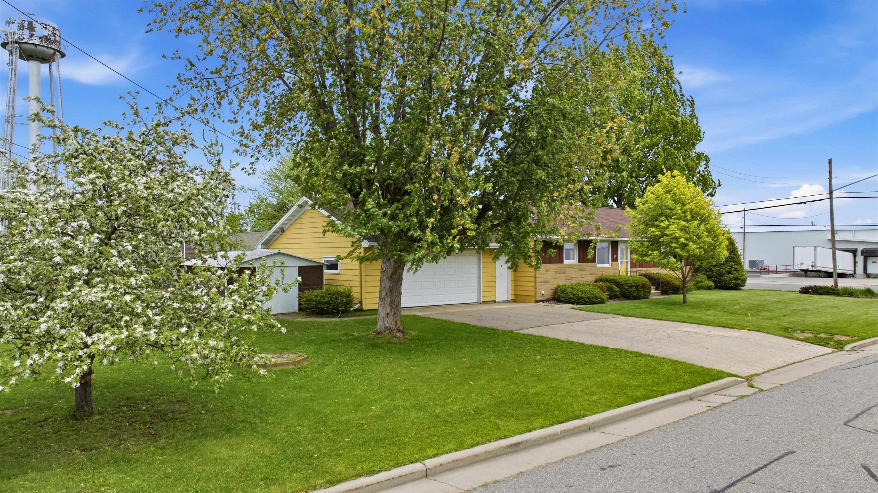 100 W BUSE STREET, Spencer, Wisconsin 54479, 3 Bedrooms Bedrooms, ,2 BathroomsBathrooms,Residential,For Sale,100 W BUSE STREET,22602309