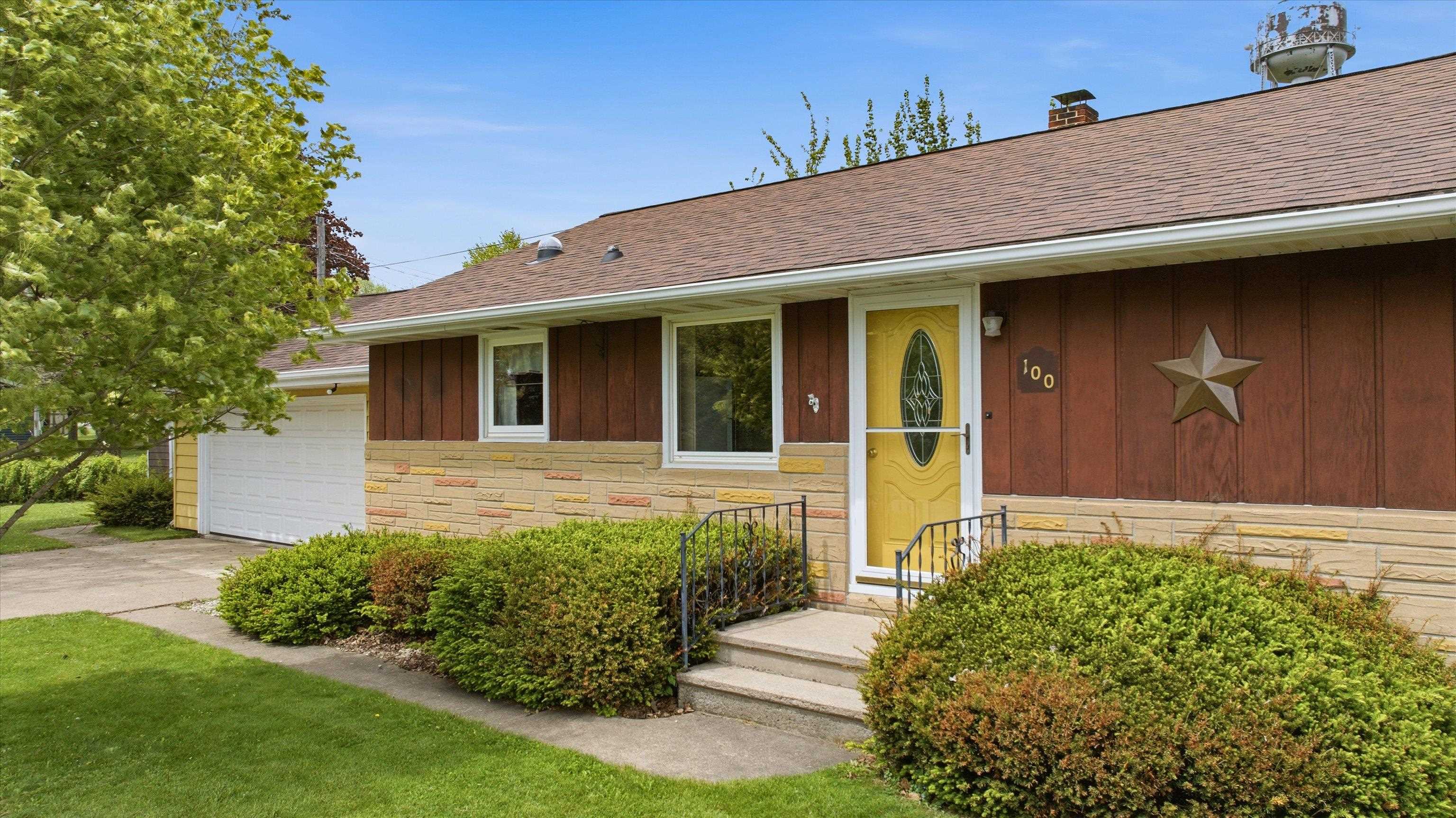 100 W BUSE STREET, Spencer, Wisconsin 54479, 3 Bedrooms Bedrooms, ,2 BathroomsBathrooms,Residential,For Sale,100 W BUSE STREET,22602309