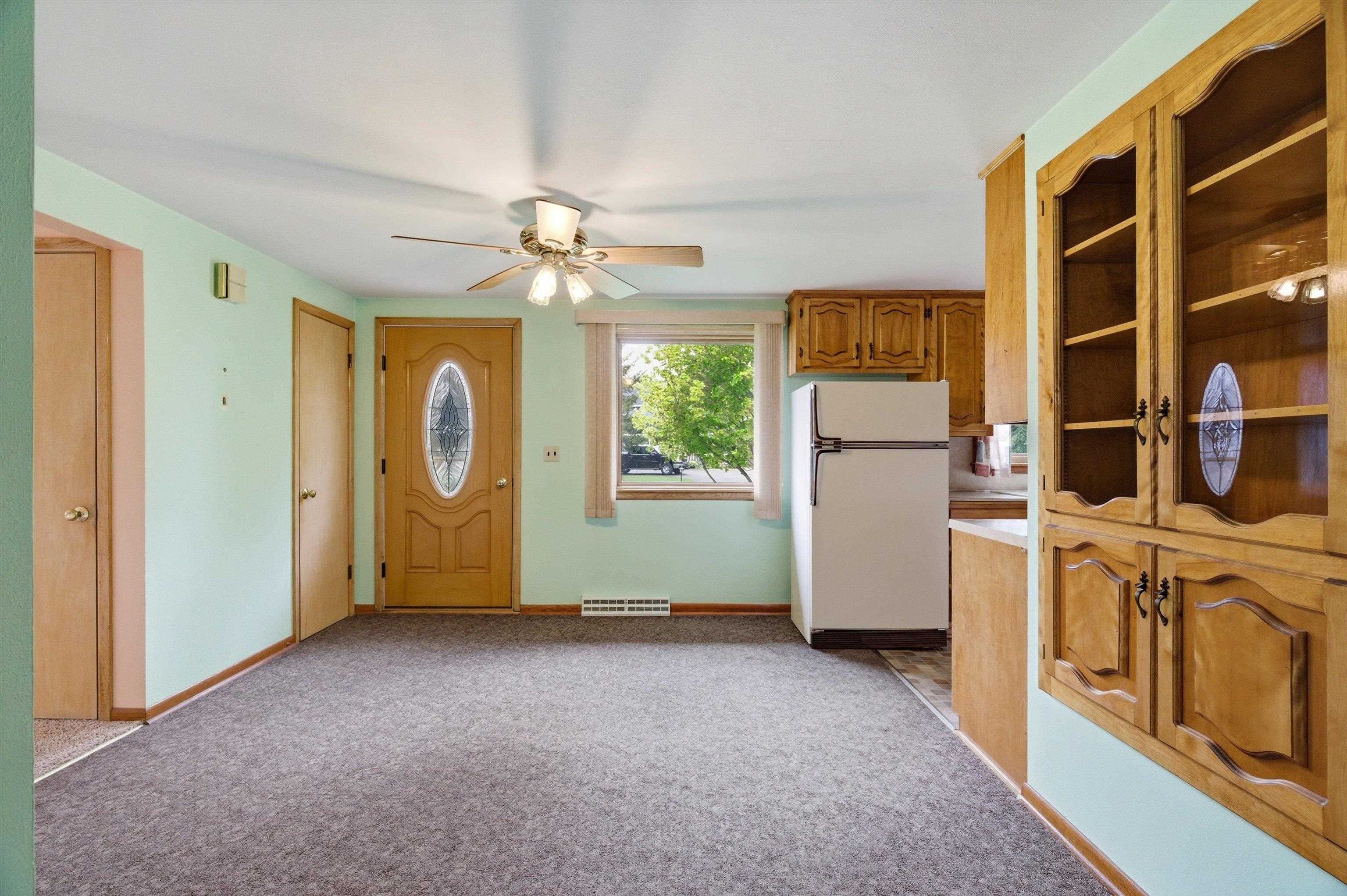 100 W BUSE STREET, Spencer, Wisconsin 54479, 3 Bedrooms Bedrooms, ,2 BathroomsBathrooms,Residential,For Sale,100 W BUSE STREET,22602309