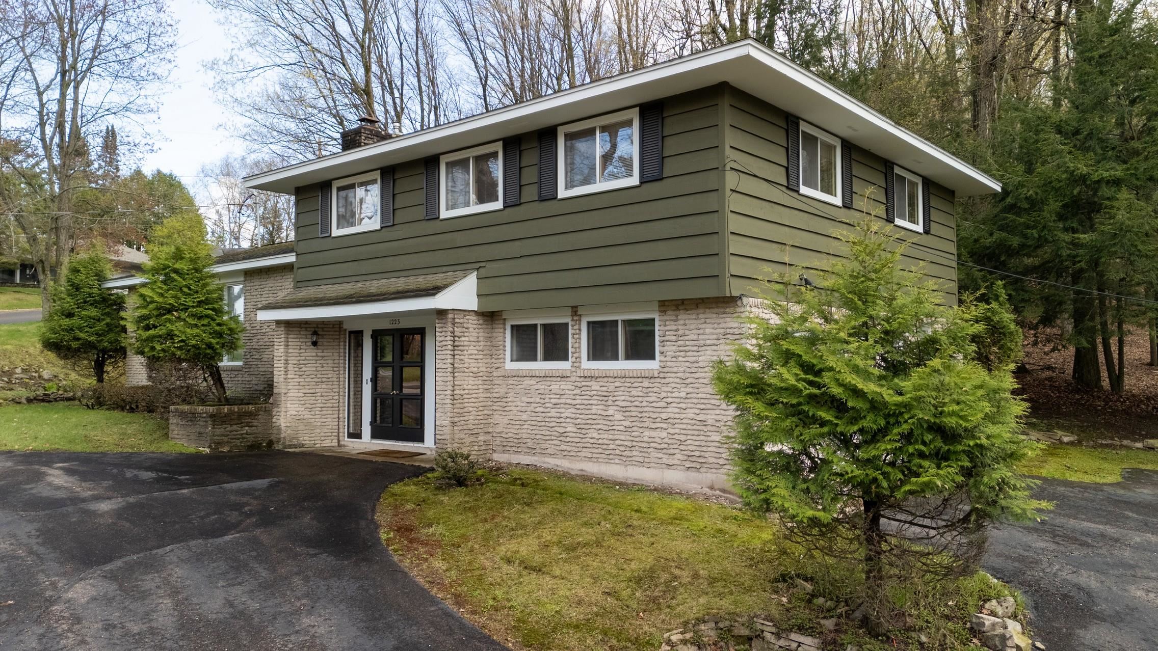 1223 SYLVAN STREET, Wausau, Wisconsin 54403, 4 Bedrooms Bedrooms, ,2 BathroomsBathrooms,Residential,For Sale,1223 SYLVAN STREET,22602311