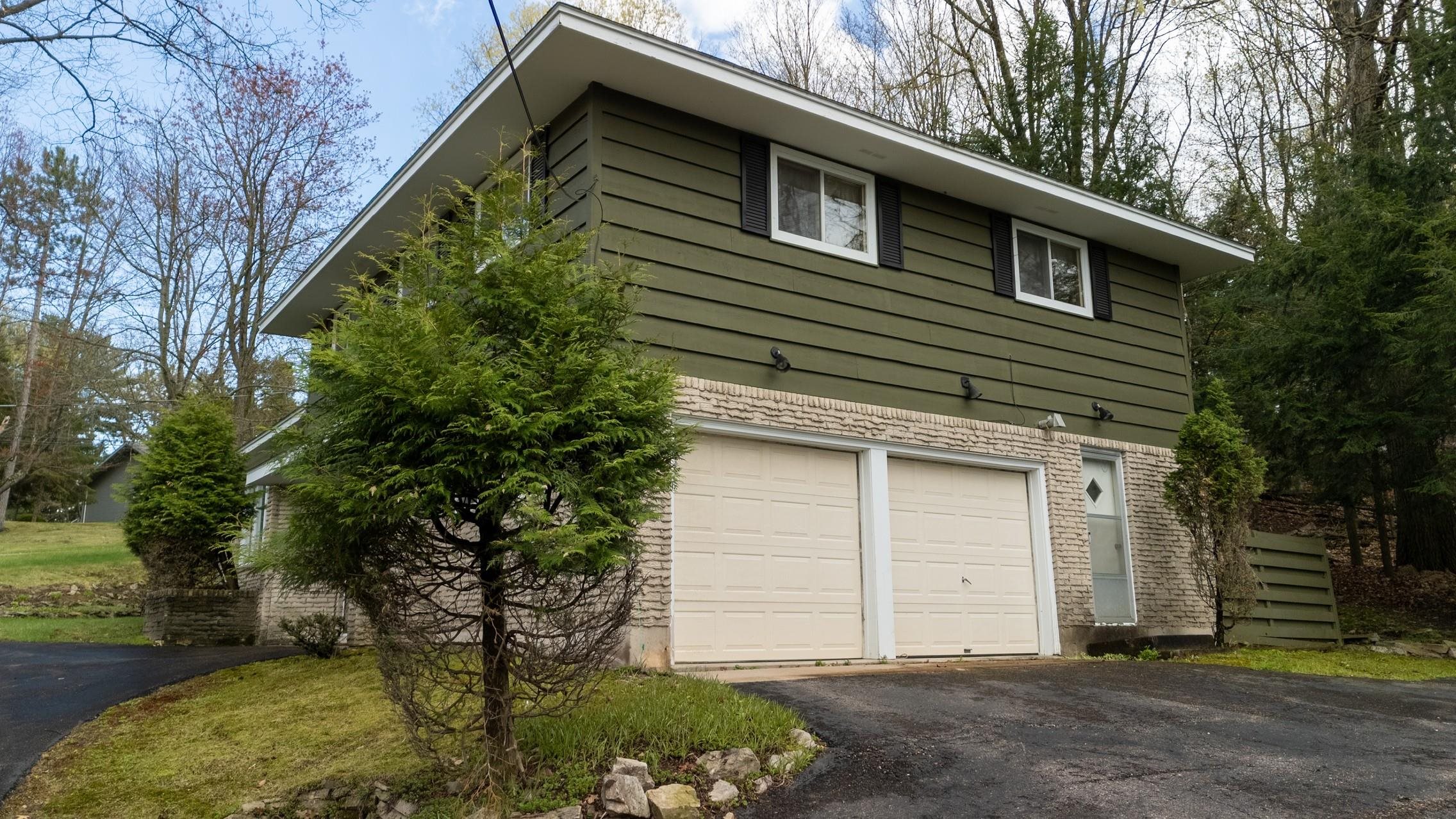 1223 SYLVAN STREET, Wausau, Wisconsin 54403, 4 Bedrooms Bedrooms, ,2 BathroomsBathrooms,Residential,For Sale,1223 SYLVAN STREET,22602311