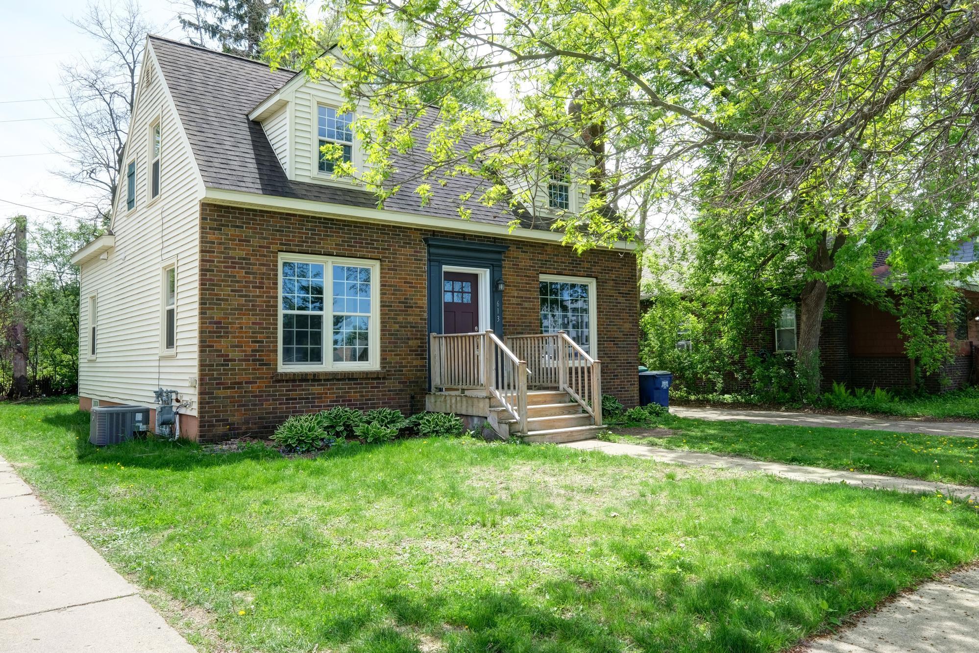 613 FLORAL AVENUE, Wausau, Wisconsin 54403, 5 Bedrooms Bedrooms, ,2 BathroomsBathrooms,Residential,For Sale,613 FLORAL AVENUE,22602313